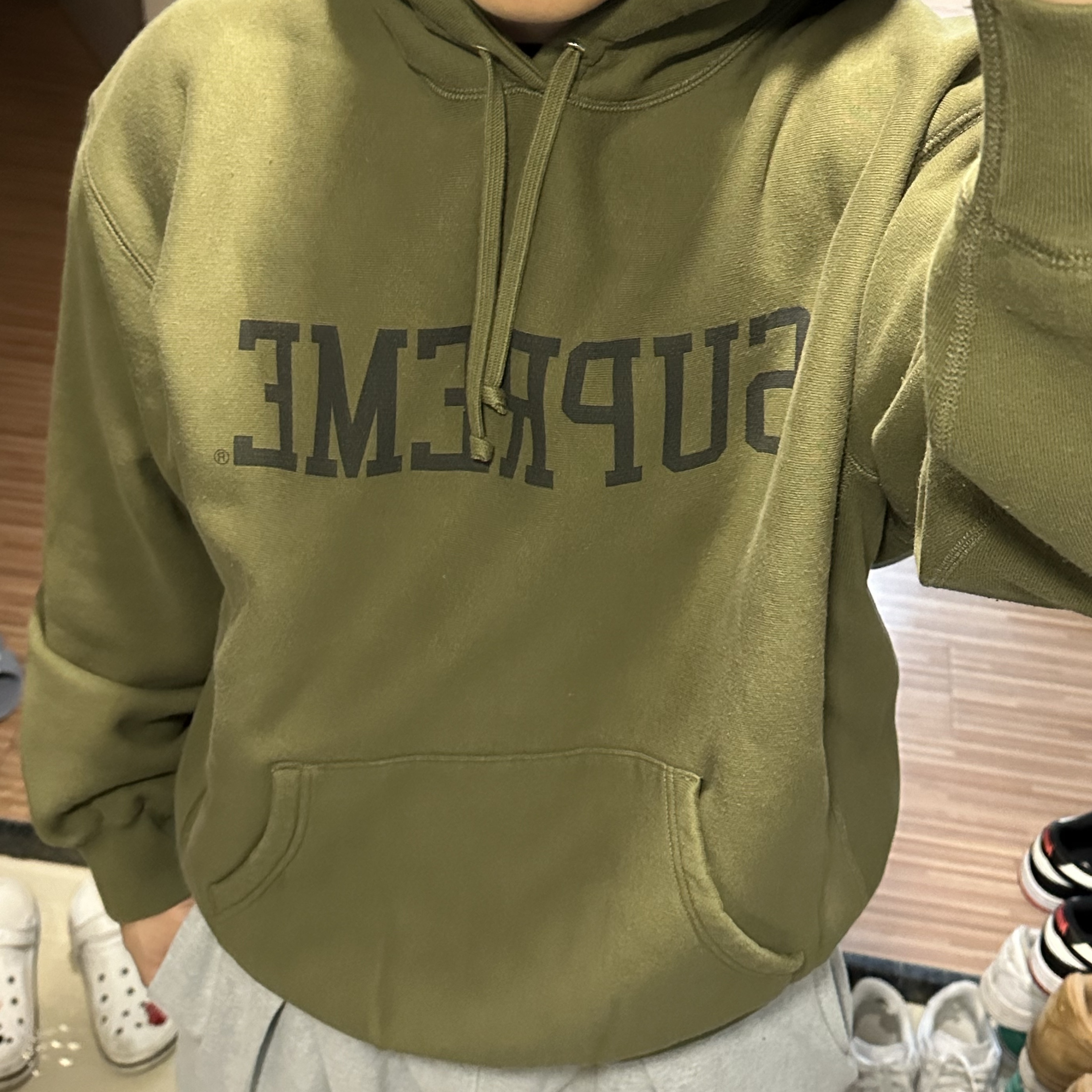 Supreme Varsity Hooded Sweatshirt Dark Olive - 23FW 착용 스타일