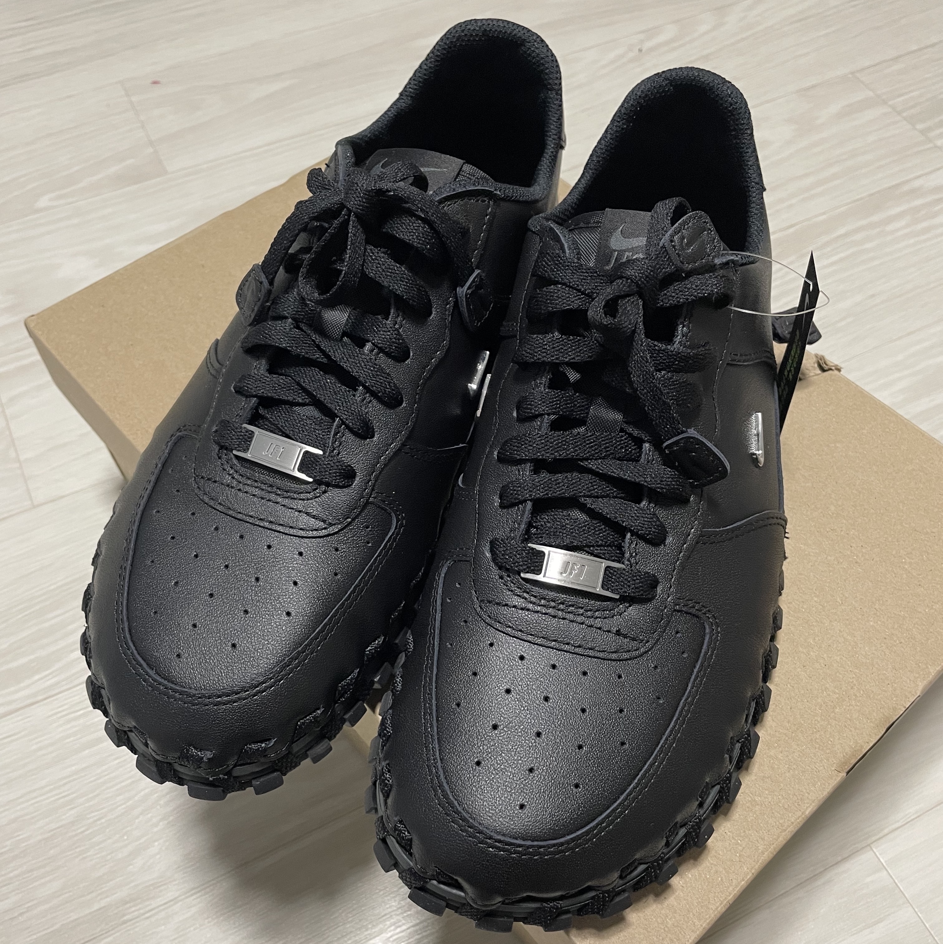 Nike x Jacquemus J Force 1 Low LX SP Black 착용 스타일 - 2