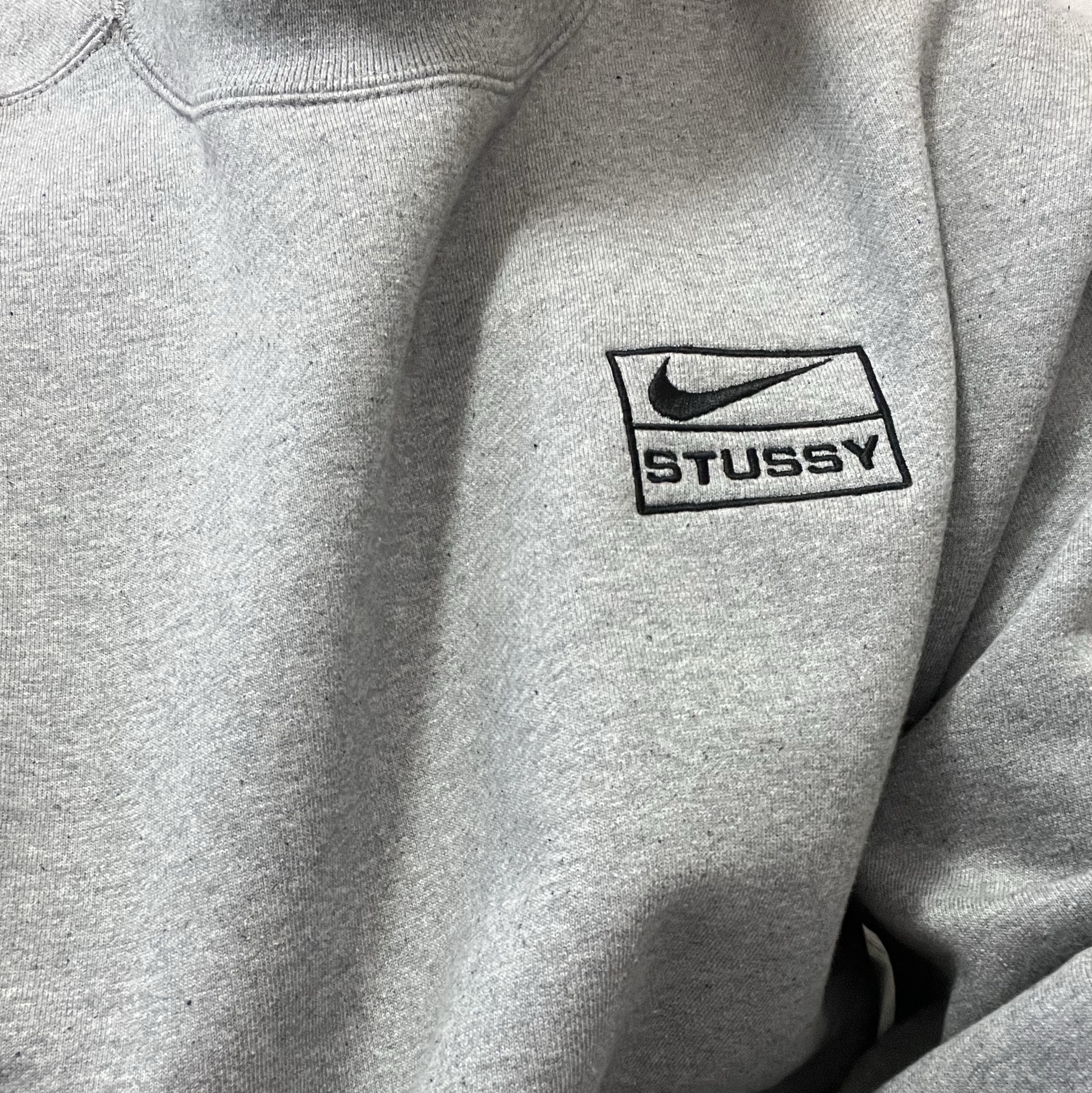 Nike x Stussy NRG Fleece Crewneck Dark Grey Heather (DO9337-063) 착용 스타일