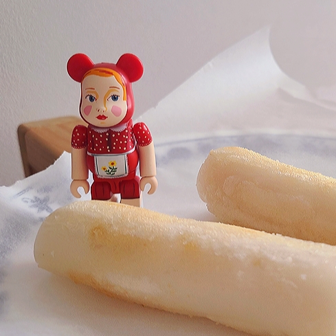 Bearbrick x Nathalie Lete Chaperon Rouge 100% & 400% Set 착용 스타일