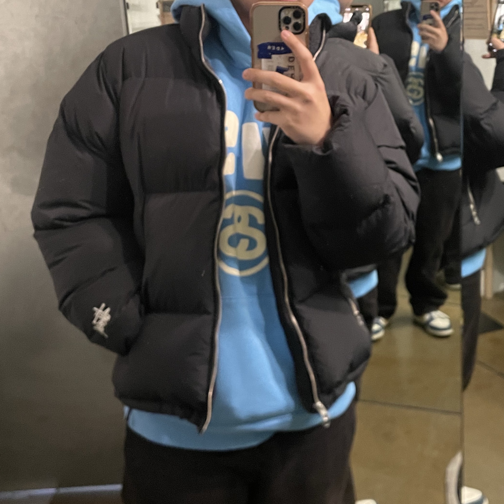 Stussy Down Puffer Nylon Black, Stussy x Cactus Plant Flea Market 8 Ball Pigment Dyed Hoodie Blue 착용 스타일 - 2