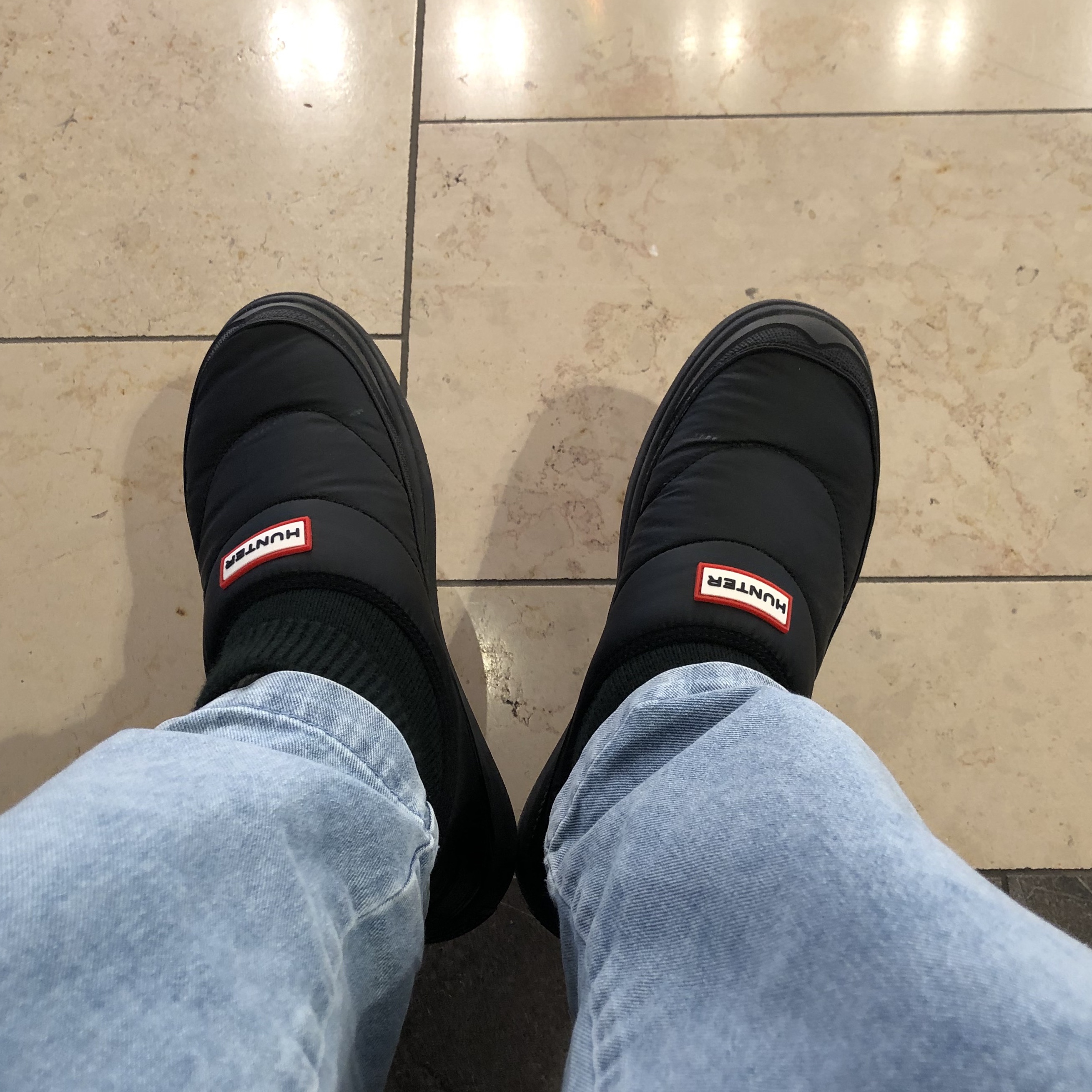 (W) Hunter In Out Insulated Puffer Knit Boots Black 착용 스타일