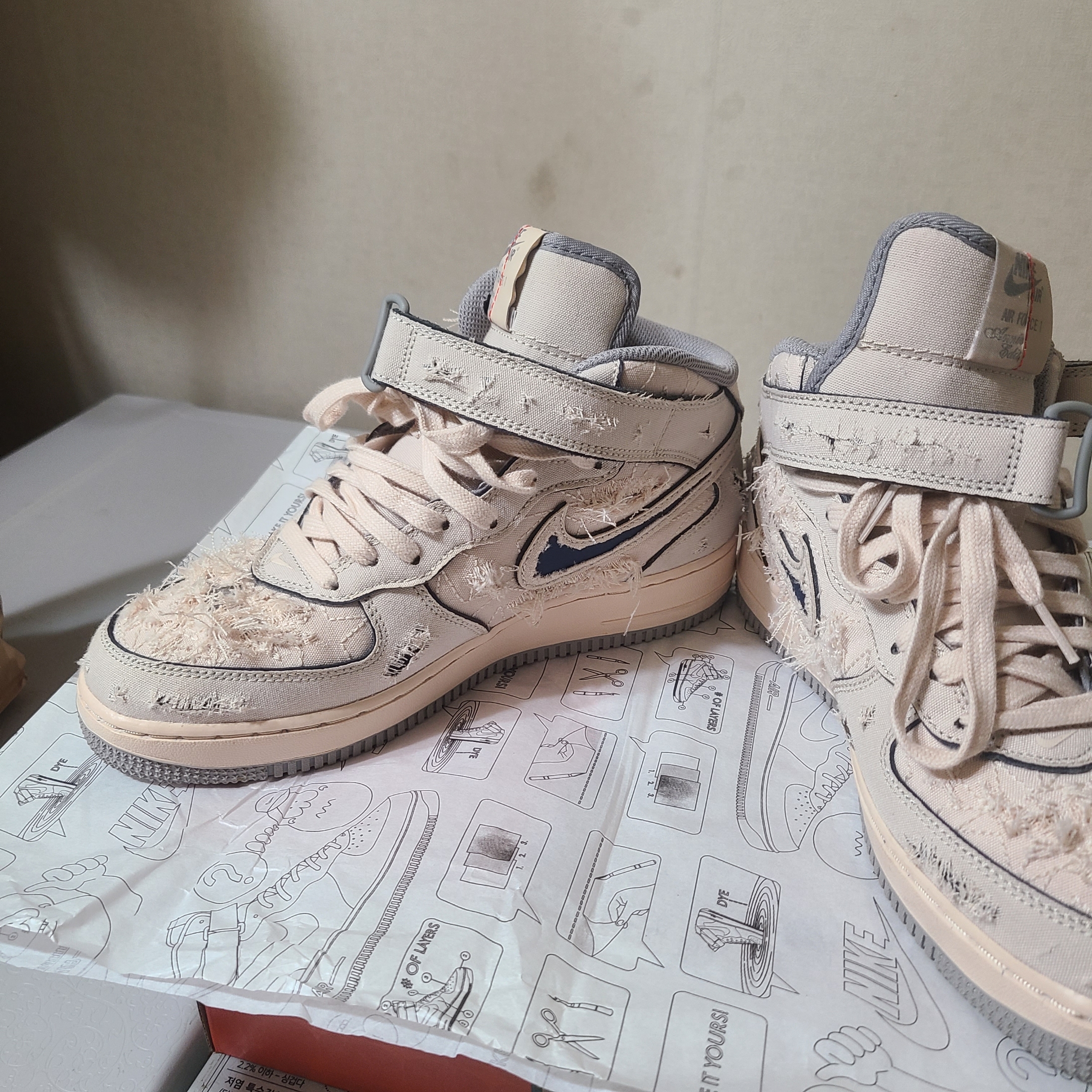 Nike Air Force 1 Mid '07 Pearl White 착용 스타일 - 3