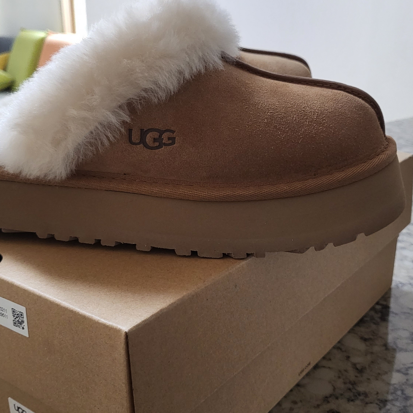 (W) UGG Disquette Slipper Chestnut 착용 스타일 - 2