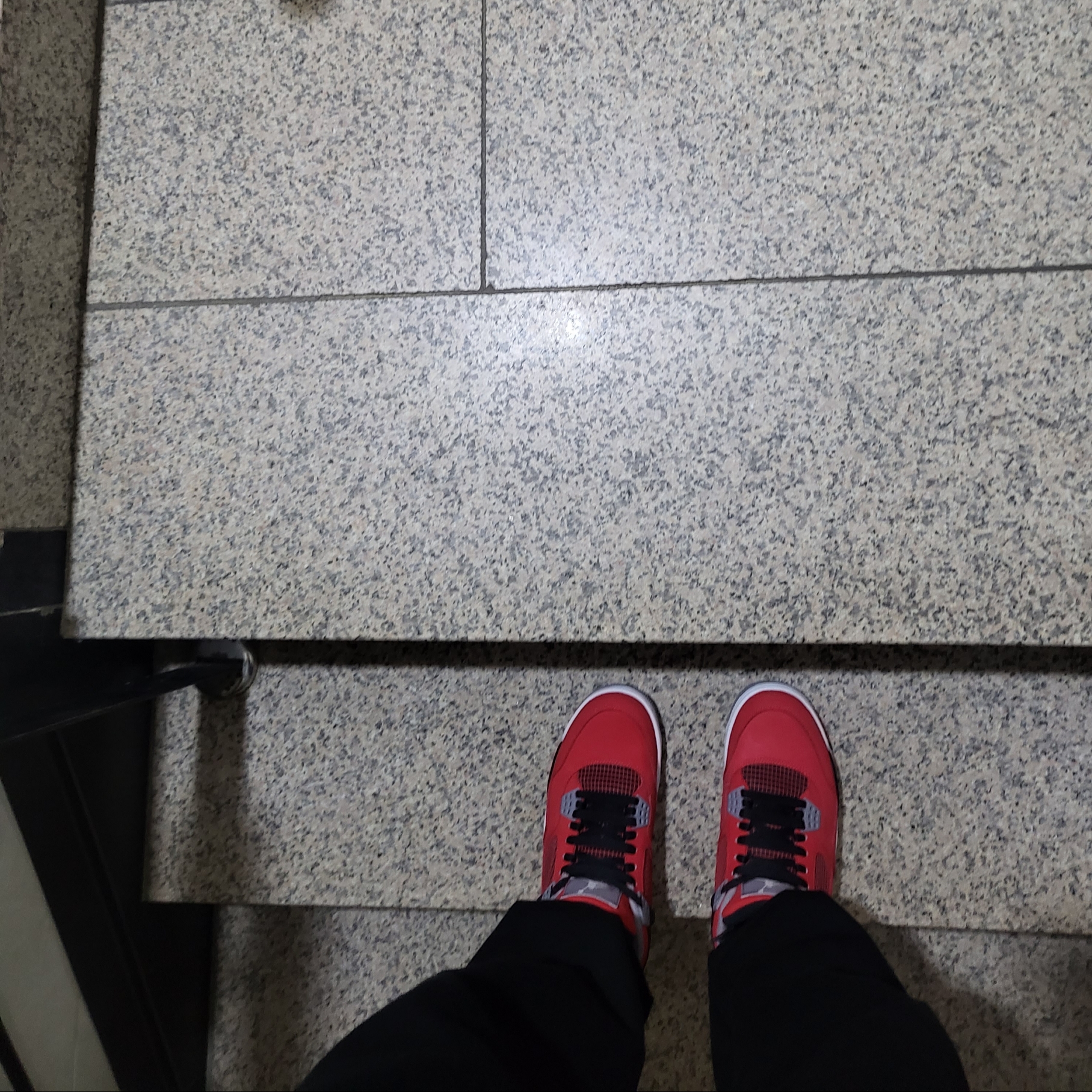 Jordan 4 Retro Toro Bravo 착용 스타일