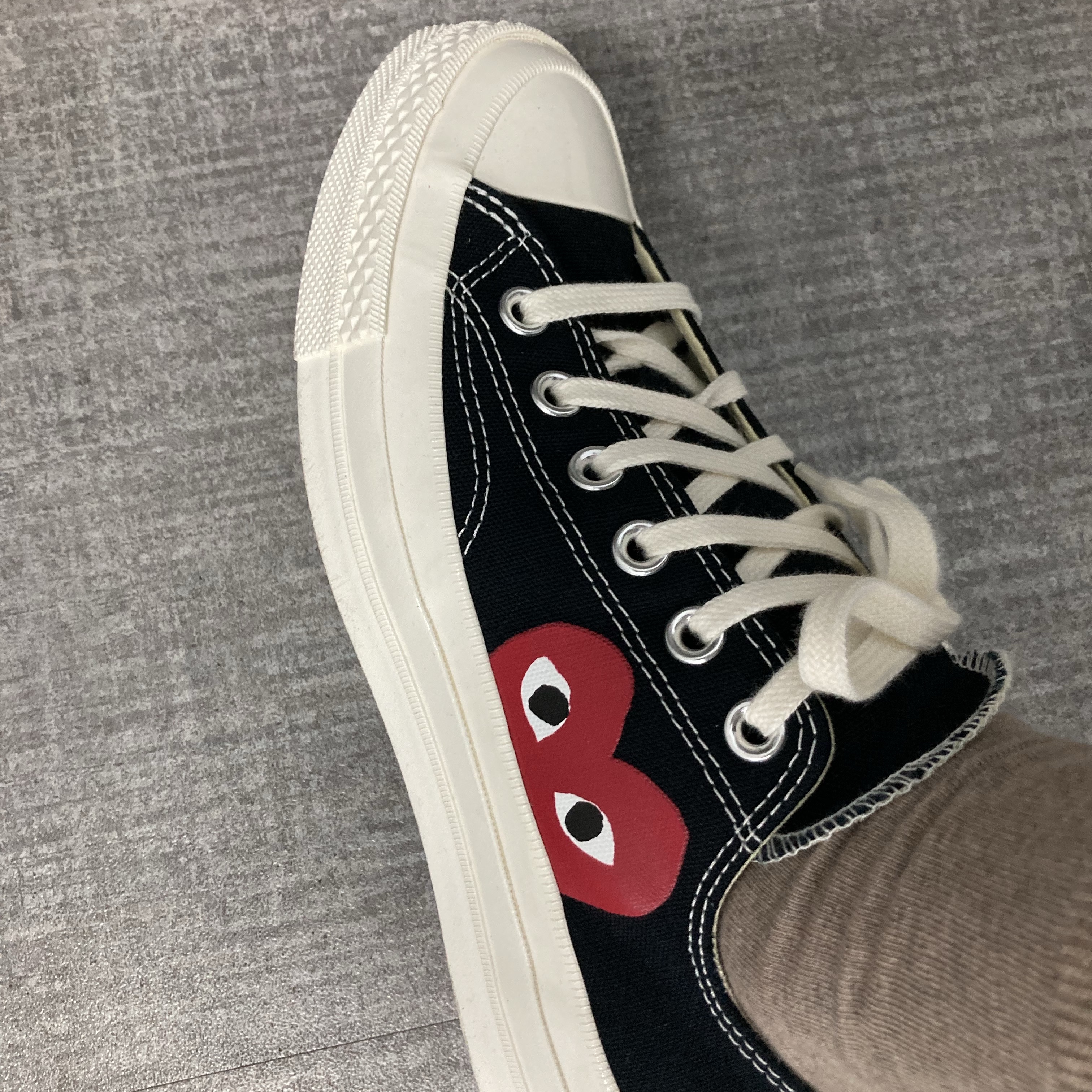 Converse x Play Comme des Garcons Chuck 70 Ox Black 착용 스타일