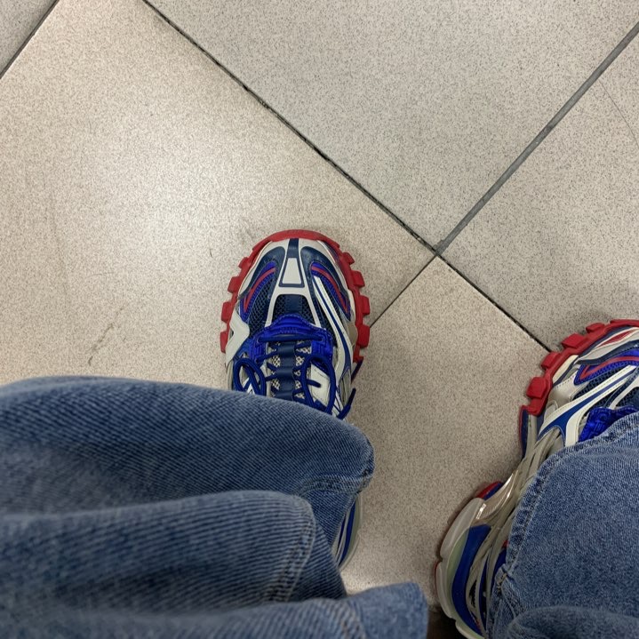 Balenciaga Track.2 Sneakers Blue Red 2019 착용 스타일