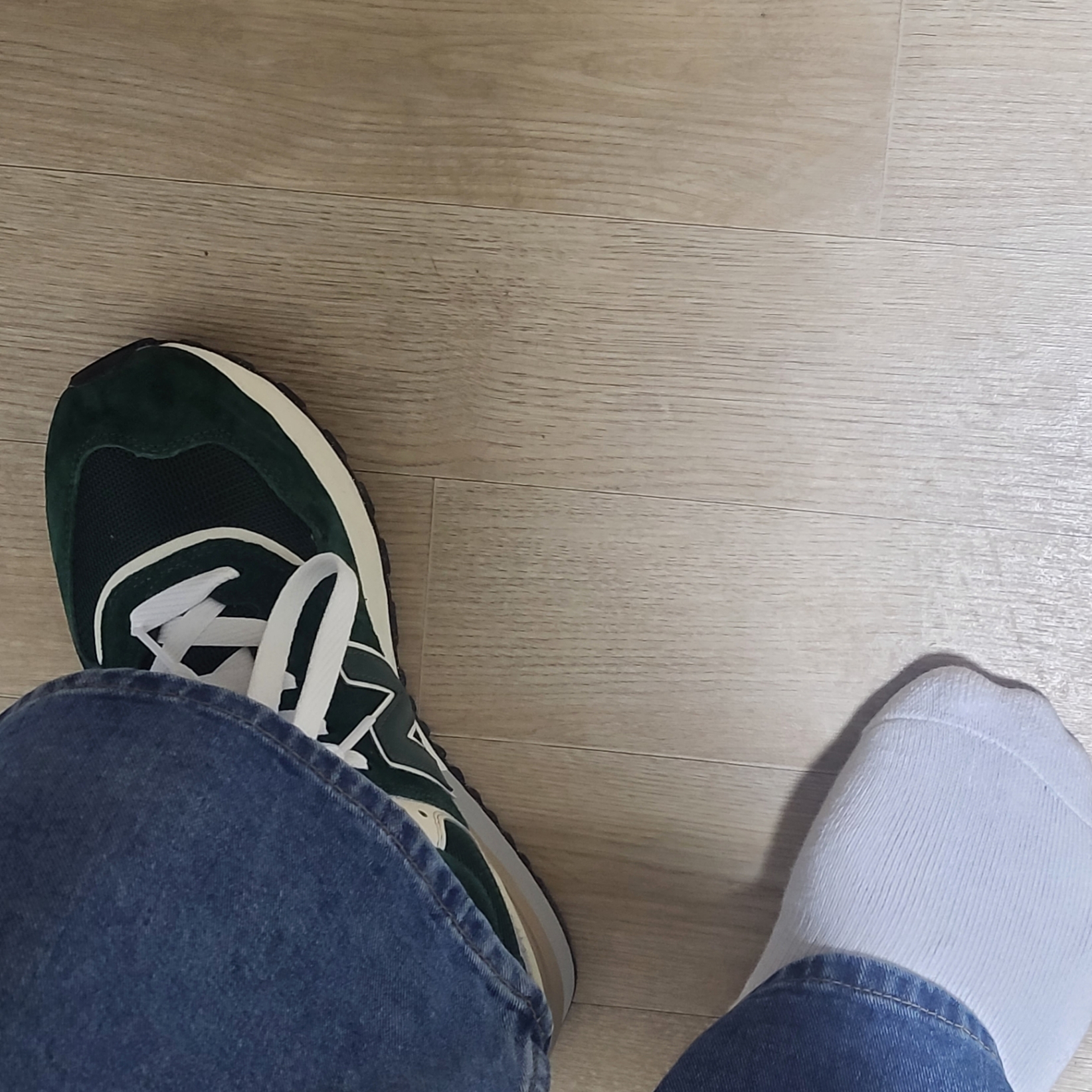 New Balance 574 Legacy Green 착용 스타일