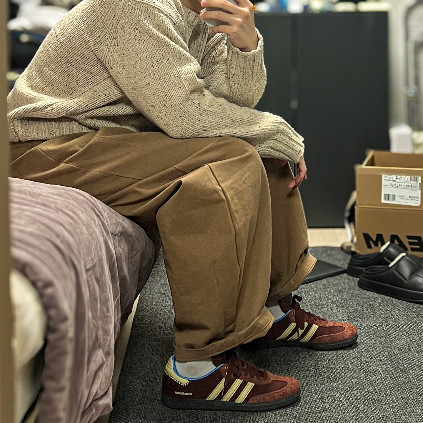 Adidas x Wales Bonner Nylon Samba Fox Brown Sandy Beige, Waviness Oblique Curved Chino Pants Sand Camel 착용 스타일 - 1