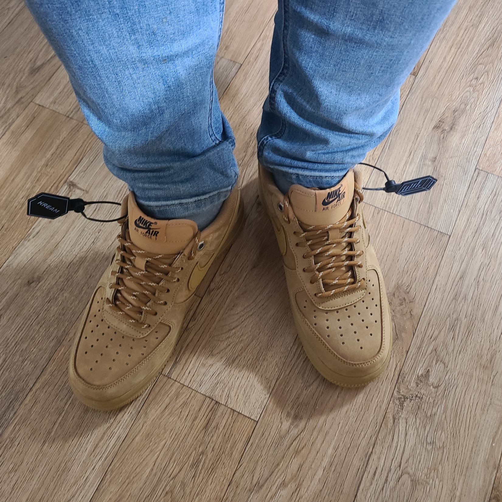 Nike Air Force 1 '07 WB Flax 착용 스타일