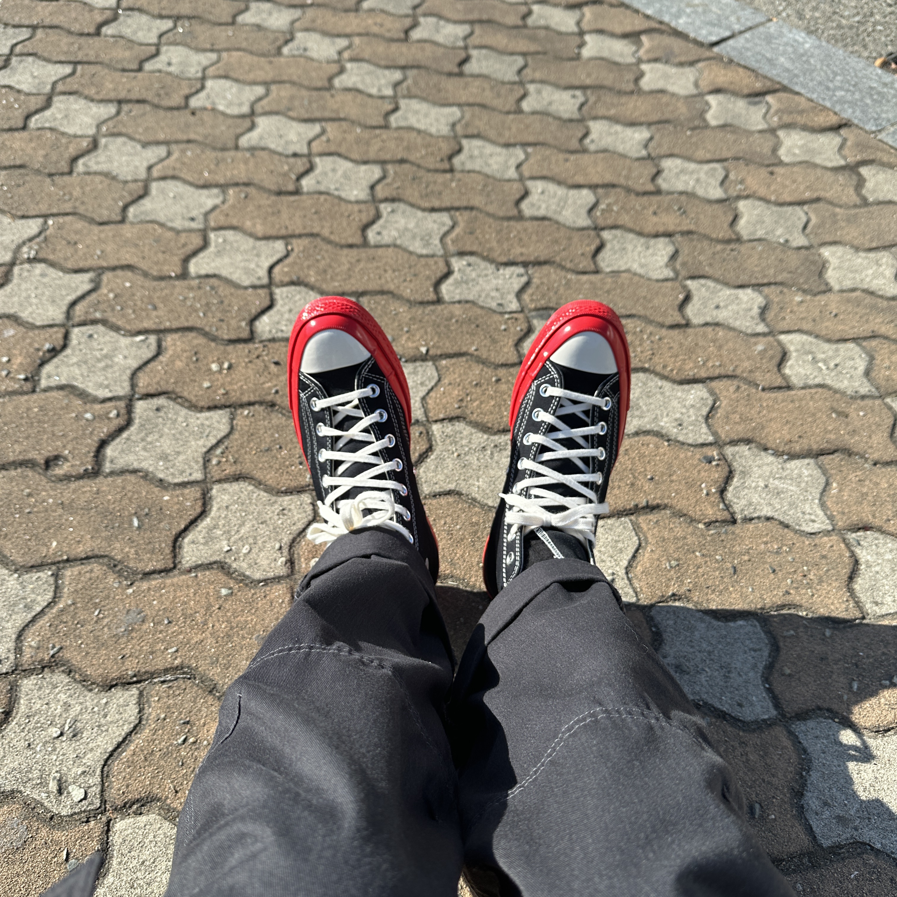 Converse x Play Comme des Garcons Chuck 70 Hi Black 착용 스타일 - 1