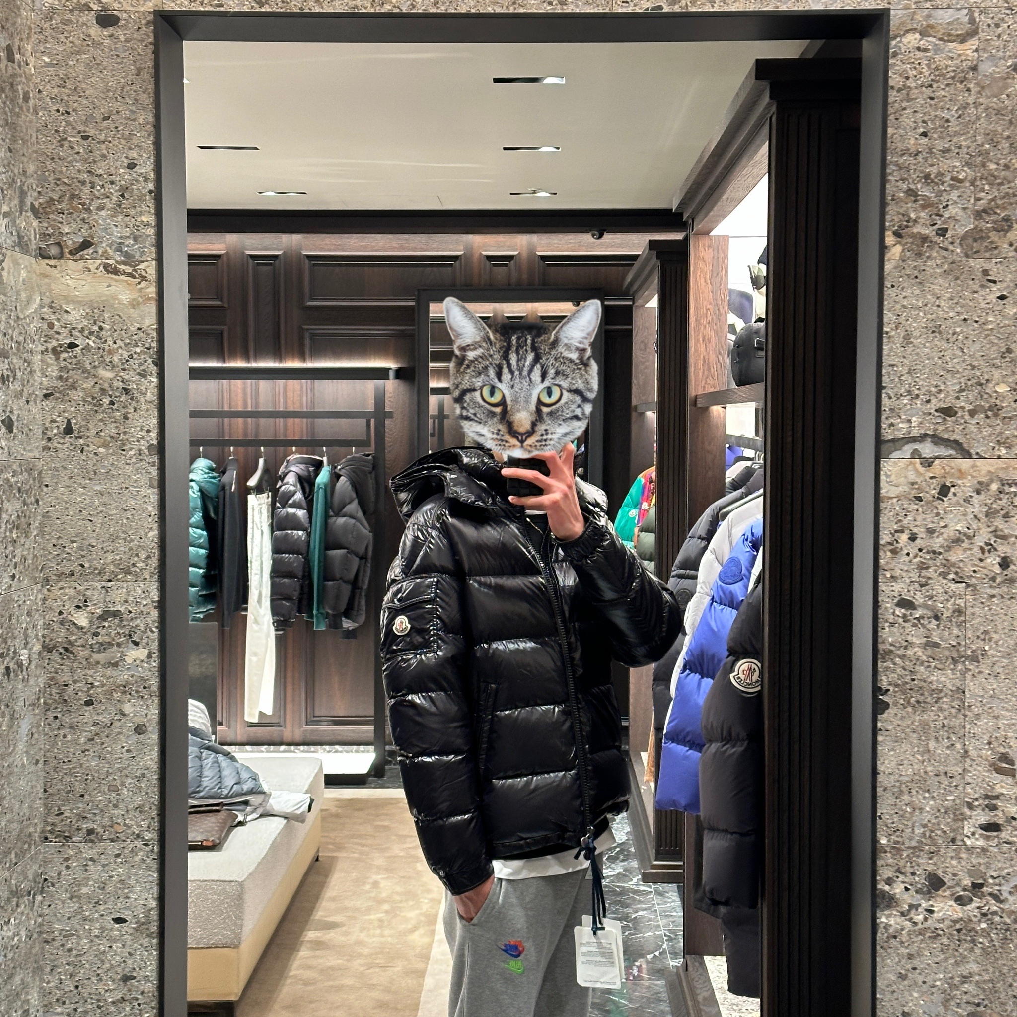 Moncler Maya Short Down Jacket Black - 23FW, Balenciaga 3XL Sneakers Black White 착용 스타일 - 2