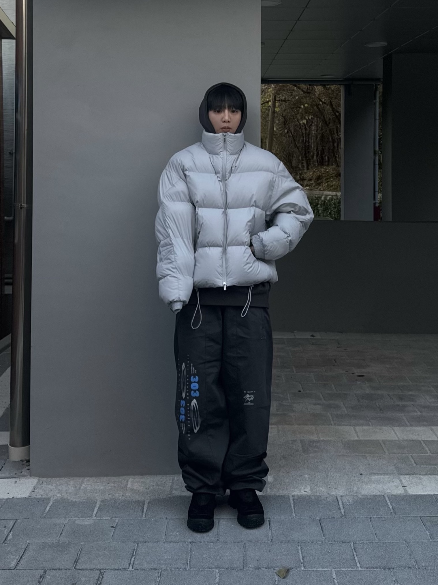 Opening Project Identity Down Jacket Light Grey 착용 스타일 - 2