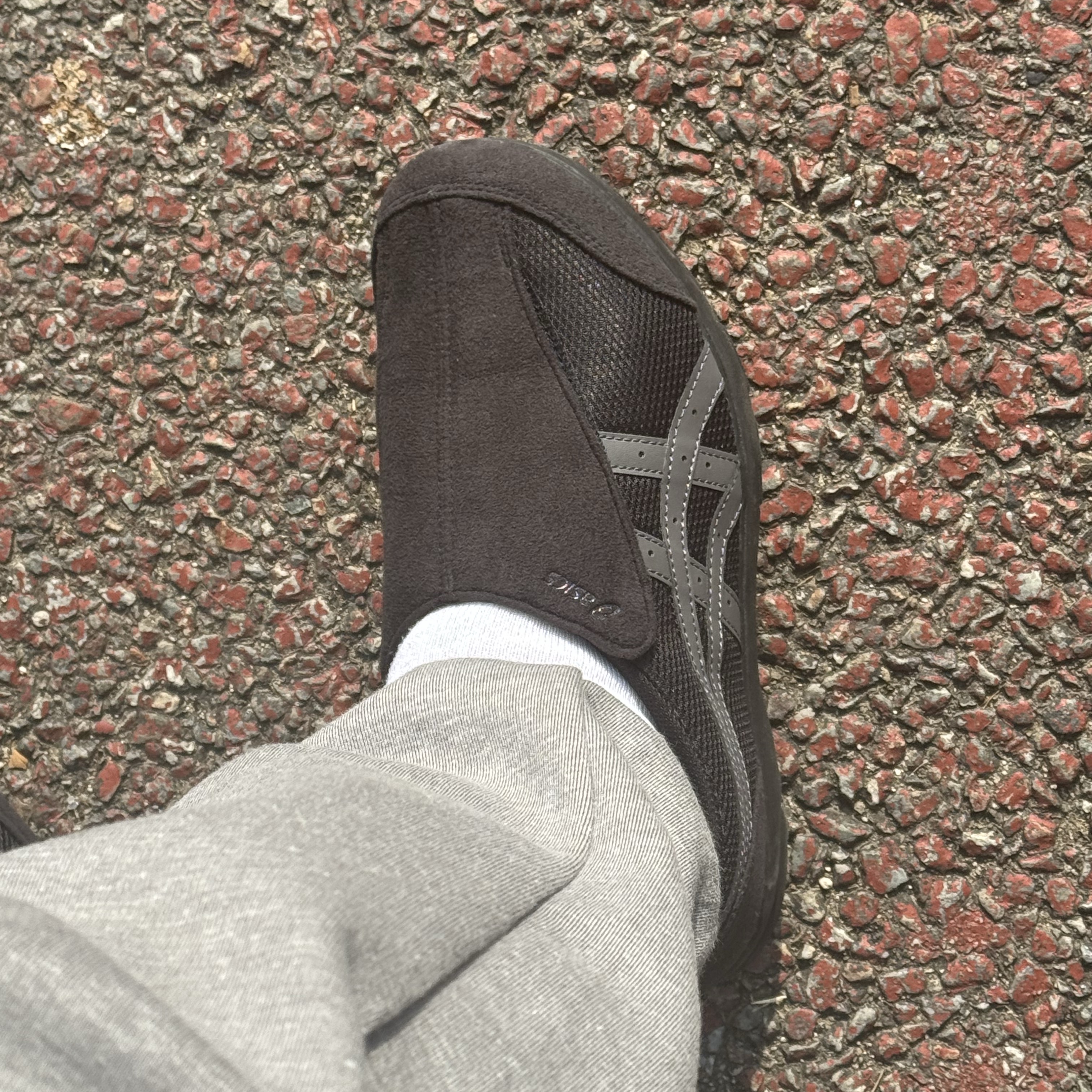 Asics Life Walker 101 Black Charcoal Grey - 3E Wide 착용 스타일