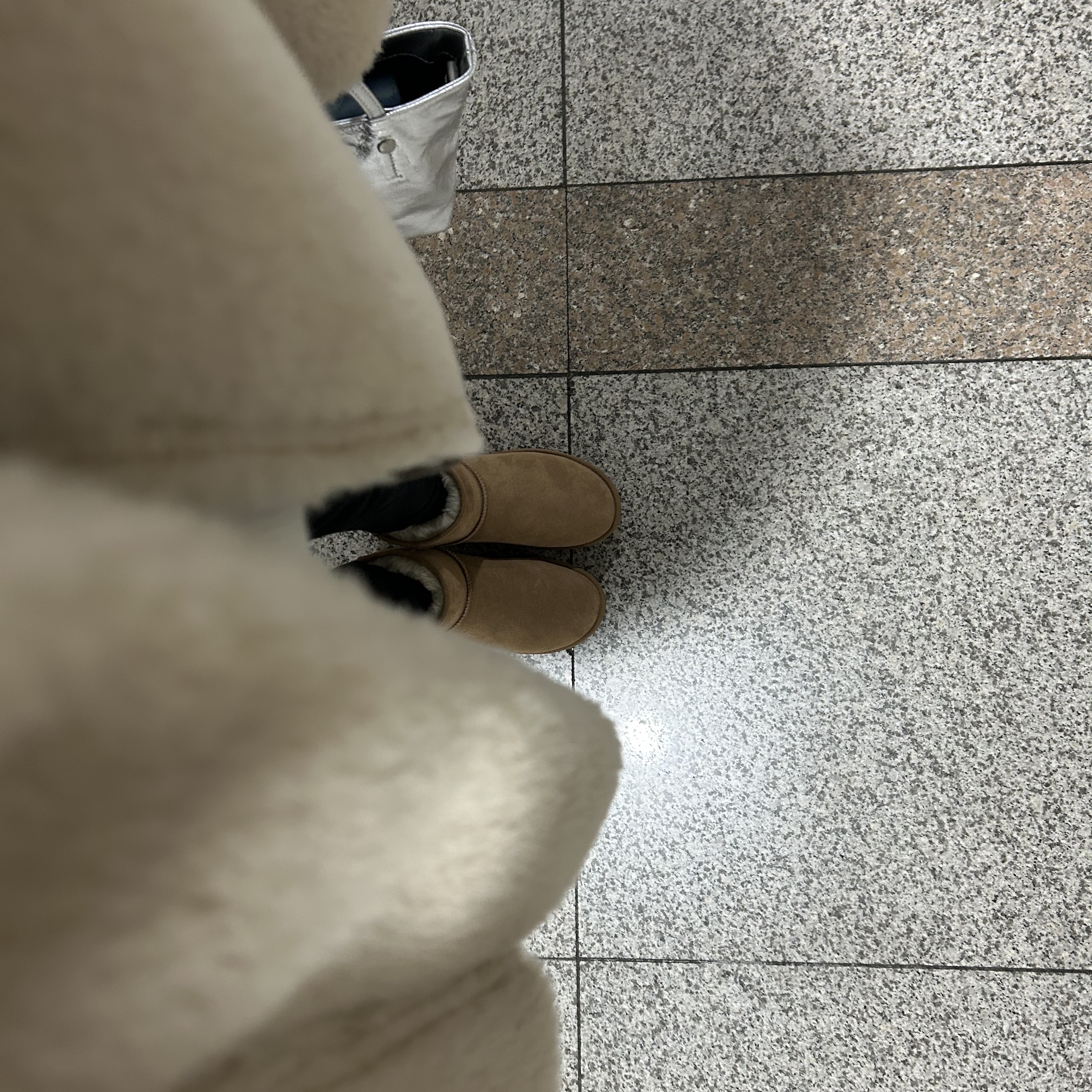 (W) UGG Classic Mini II Boots Chestnut 착용 스타일