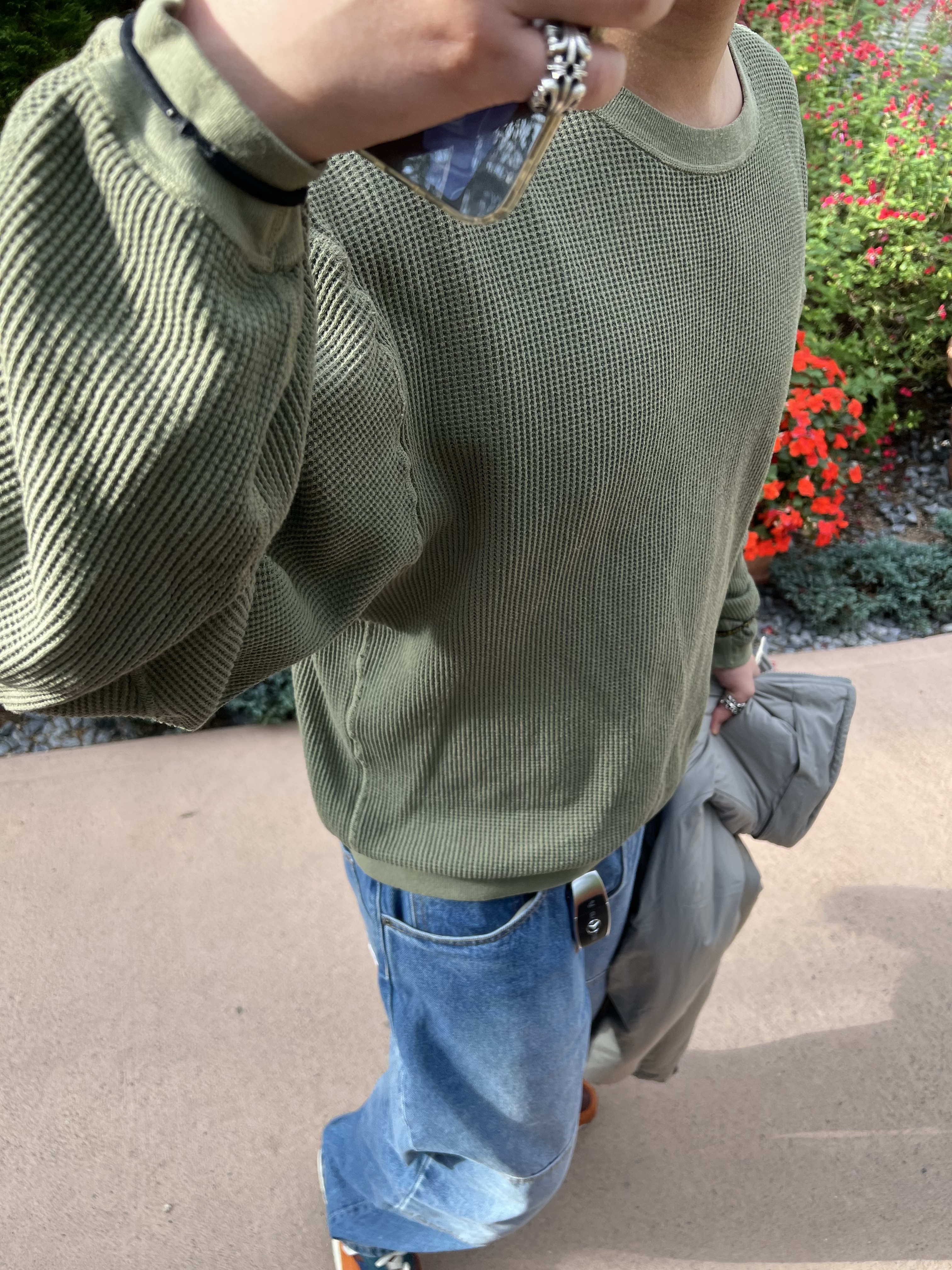 Kapital Eco Waffle Big Crew Sweatshirt Khaki, Supreme x Dickies Double Knee Baggy Jean Washed Indigo - 23FW 착용 스타일