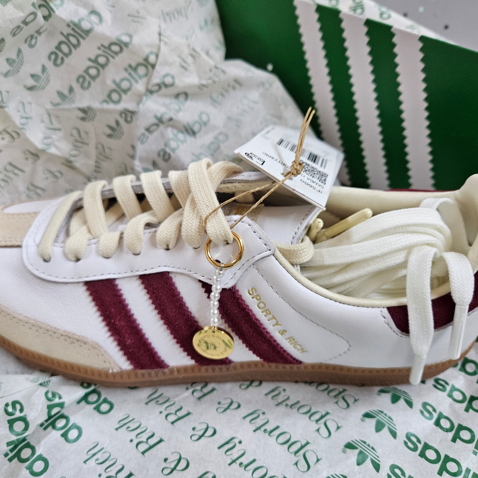 Adidas x Sporty & Rich Samba OG Cloud White Collegiate Burgundy 착용 스타일