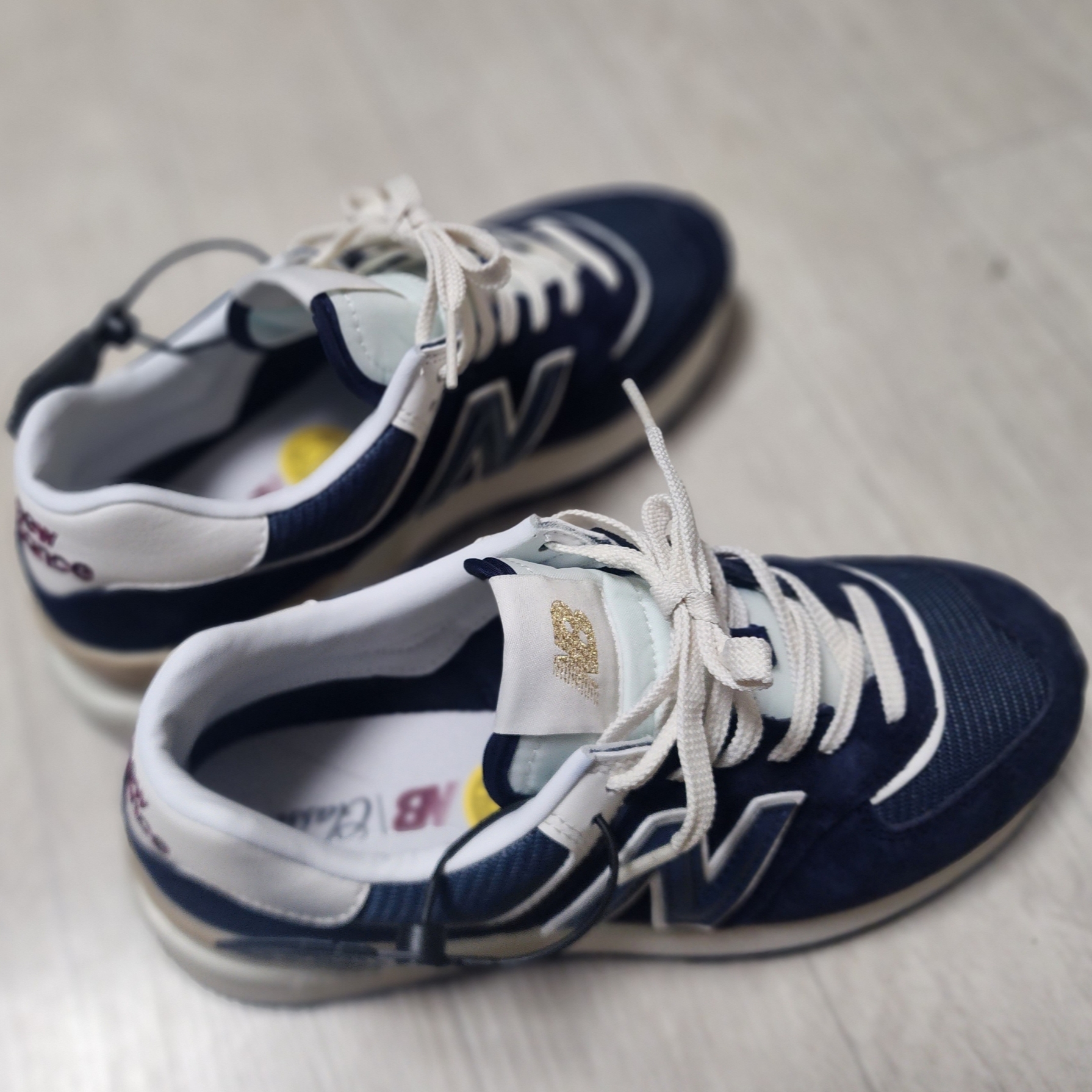 New Balance 574 Legacy Navy 착용 스타일 - 2