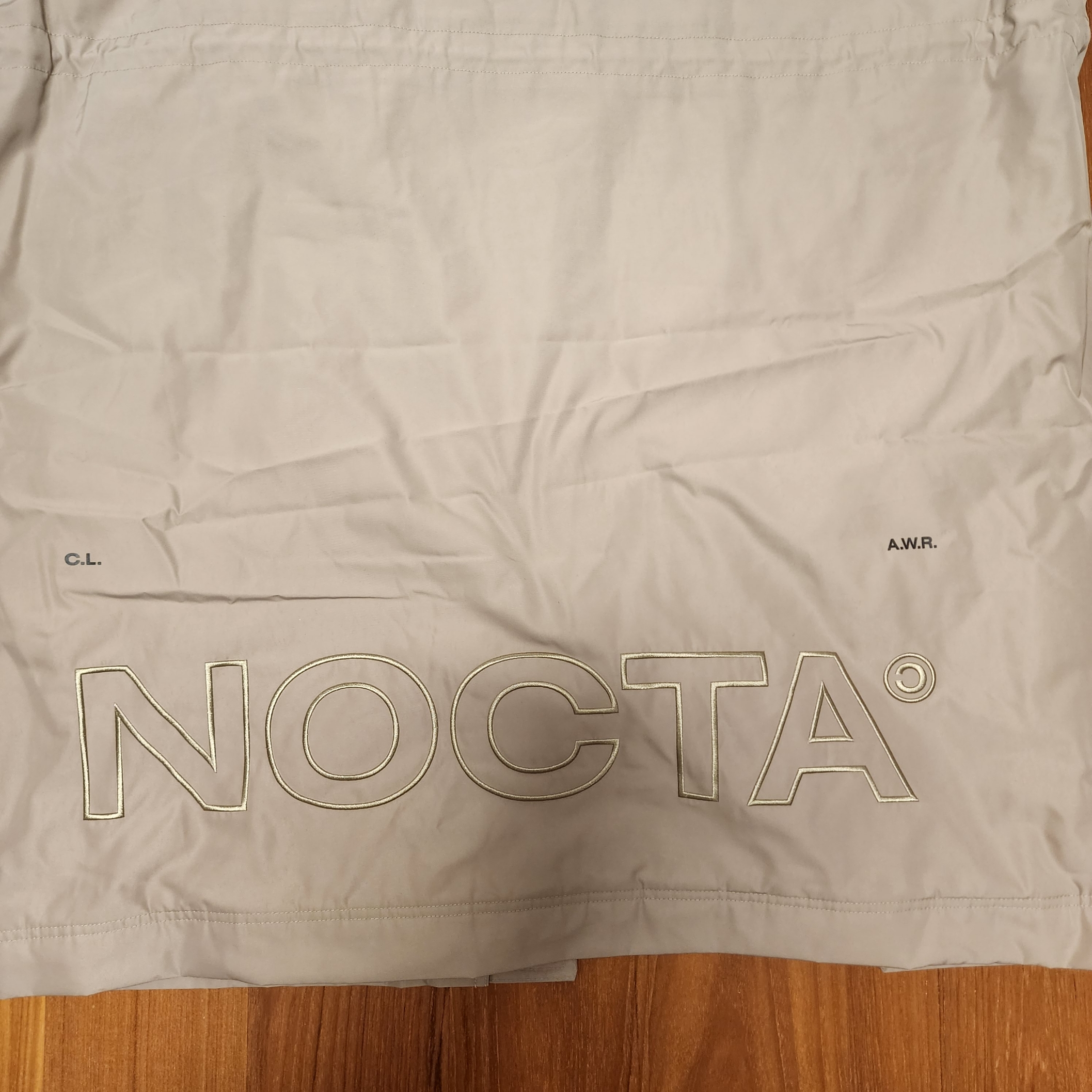 Nike x Drake Nocta Basketball Sideline Jacket Khaki (DV3647-248) 착용 스타일 - 4
