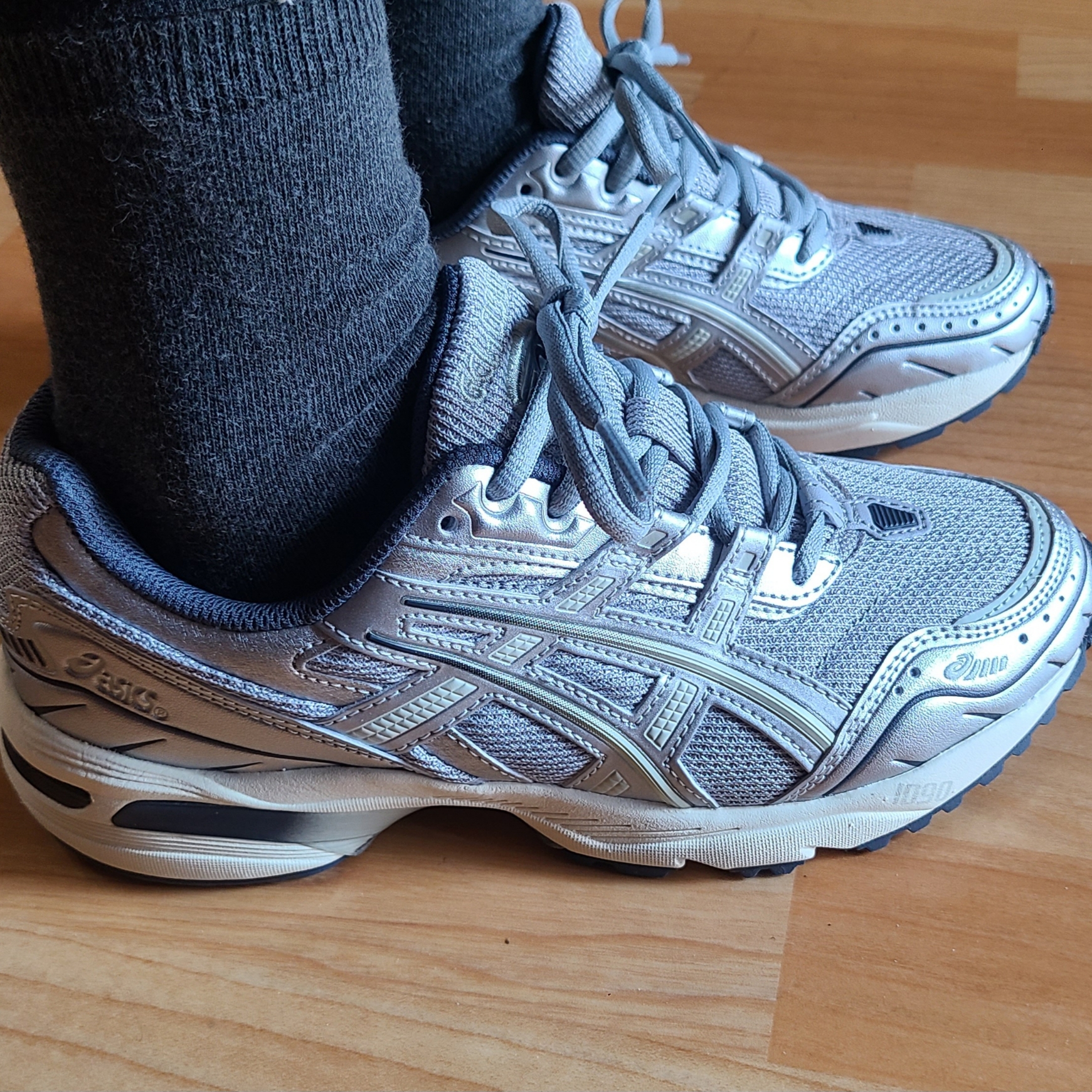 Asics Gel-1090 Piedmont Grey 착용 스타일 - 2