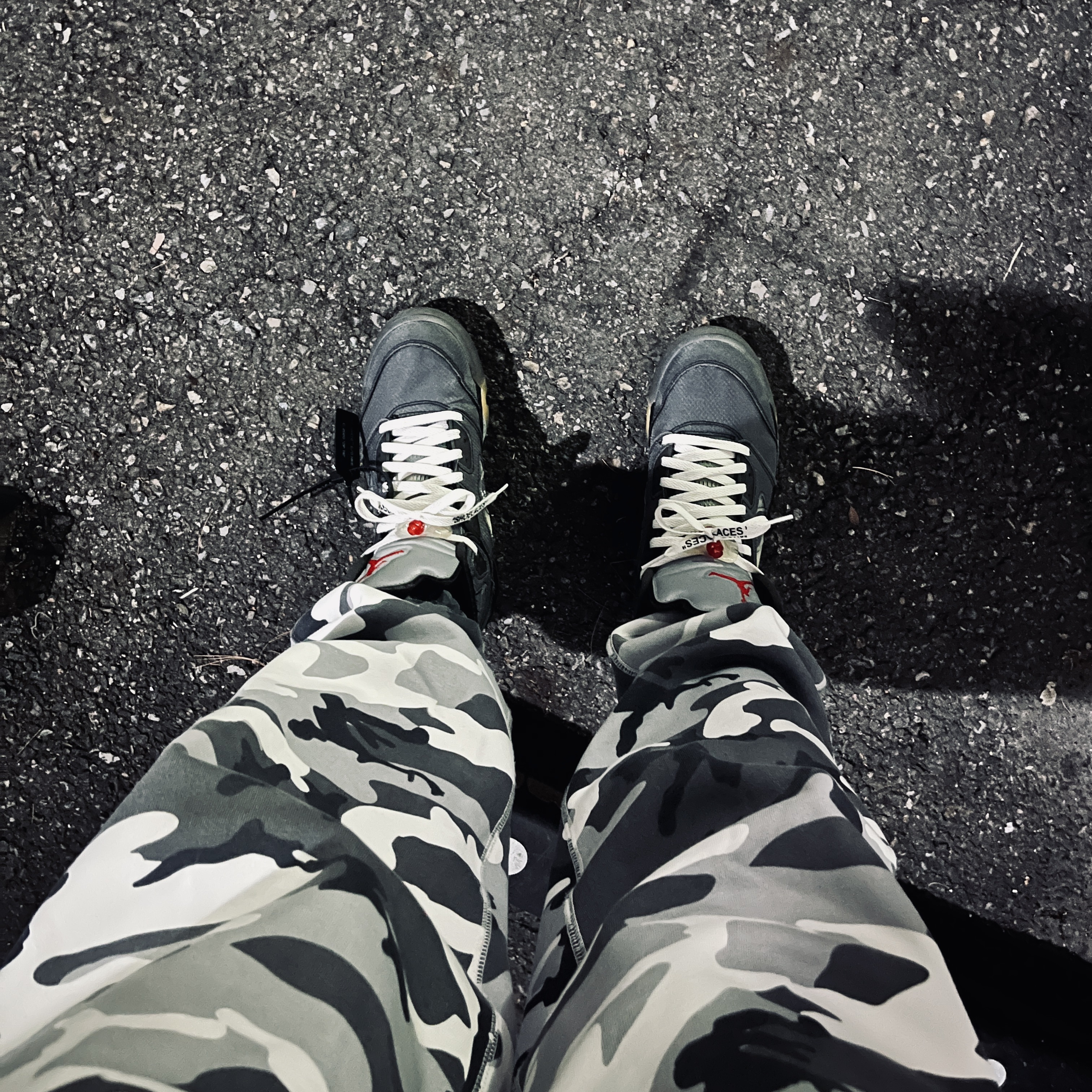 Jordan 5 x Off-White Retro SP Black Muslin 착용 스타일 - 1