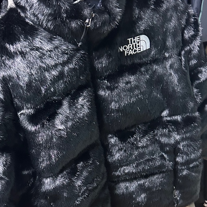 Supreme x The North Face Faux Fur Nuptse Jacket Black - 20FW 착용 스타일