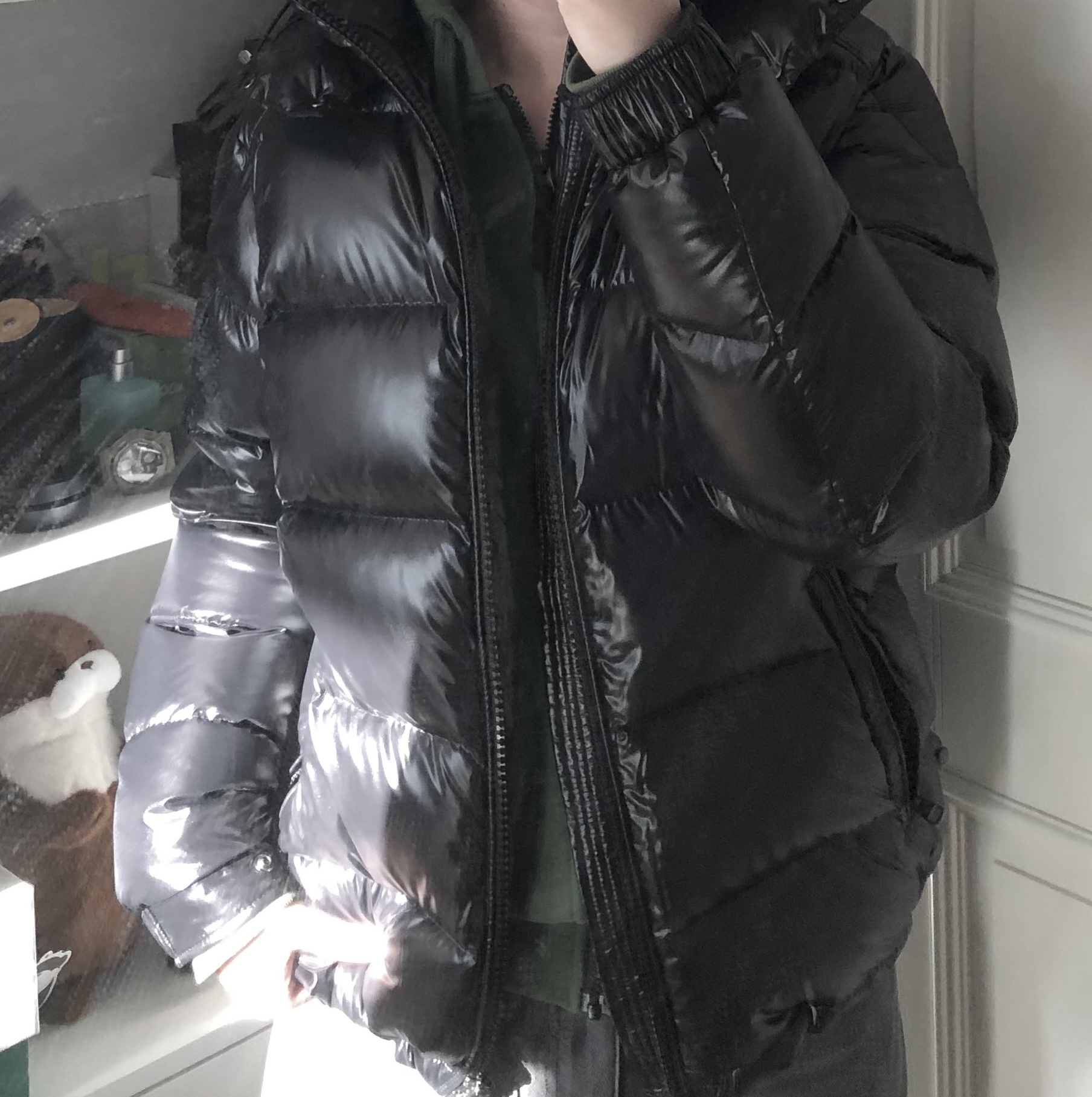Moncler Maya Short Down Jacket Black - 23FW 착용 스타일 - 2