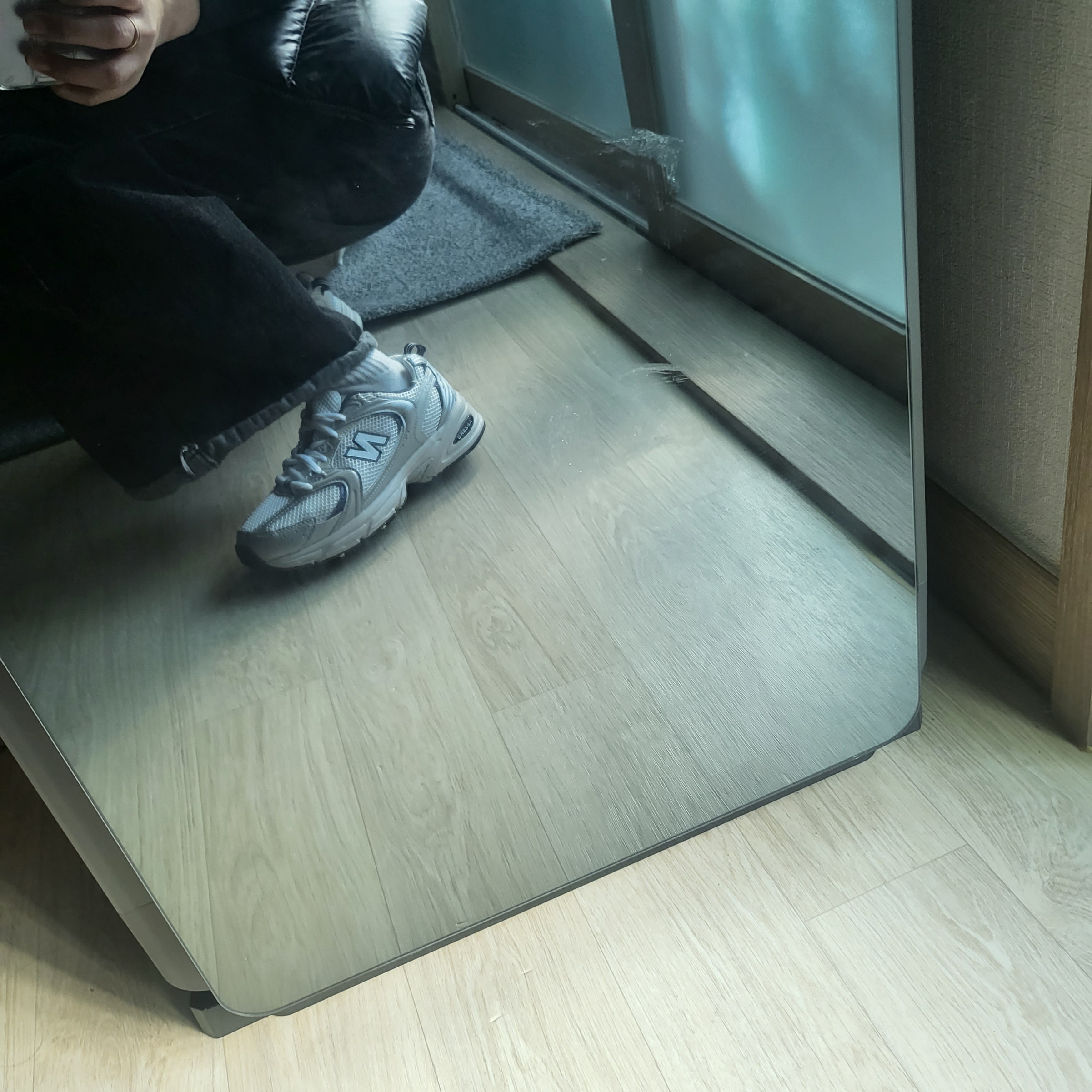 New Balance 530 Steel Grey 착용 스타일