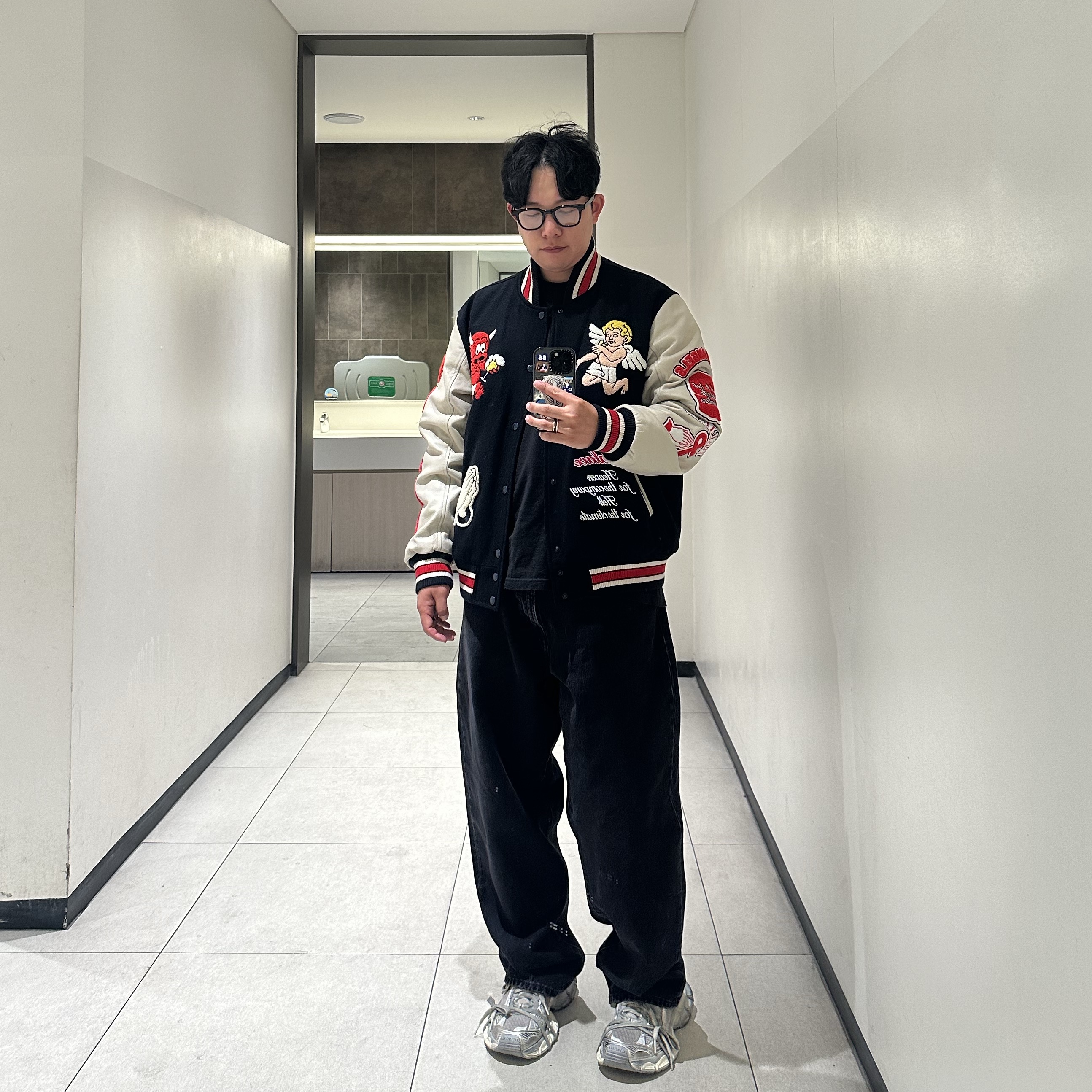 Palace Fallen Angels Varsity Jacket Navy - 23SS, Supreme Baggy Jean Black - 23FW 착용 스타일