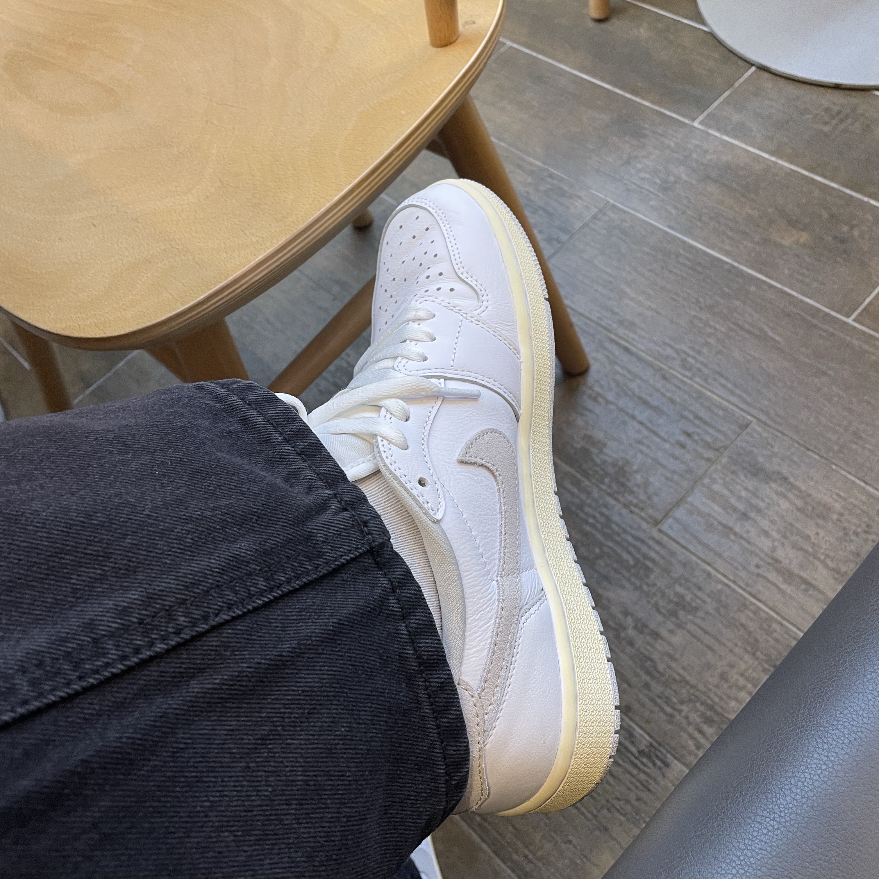 Jordan 1 Low OG Neutral Grey 착용 스타일