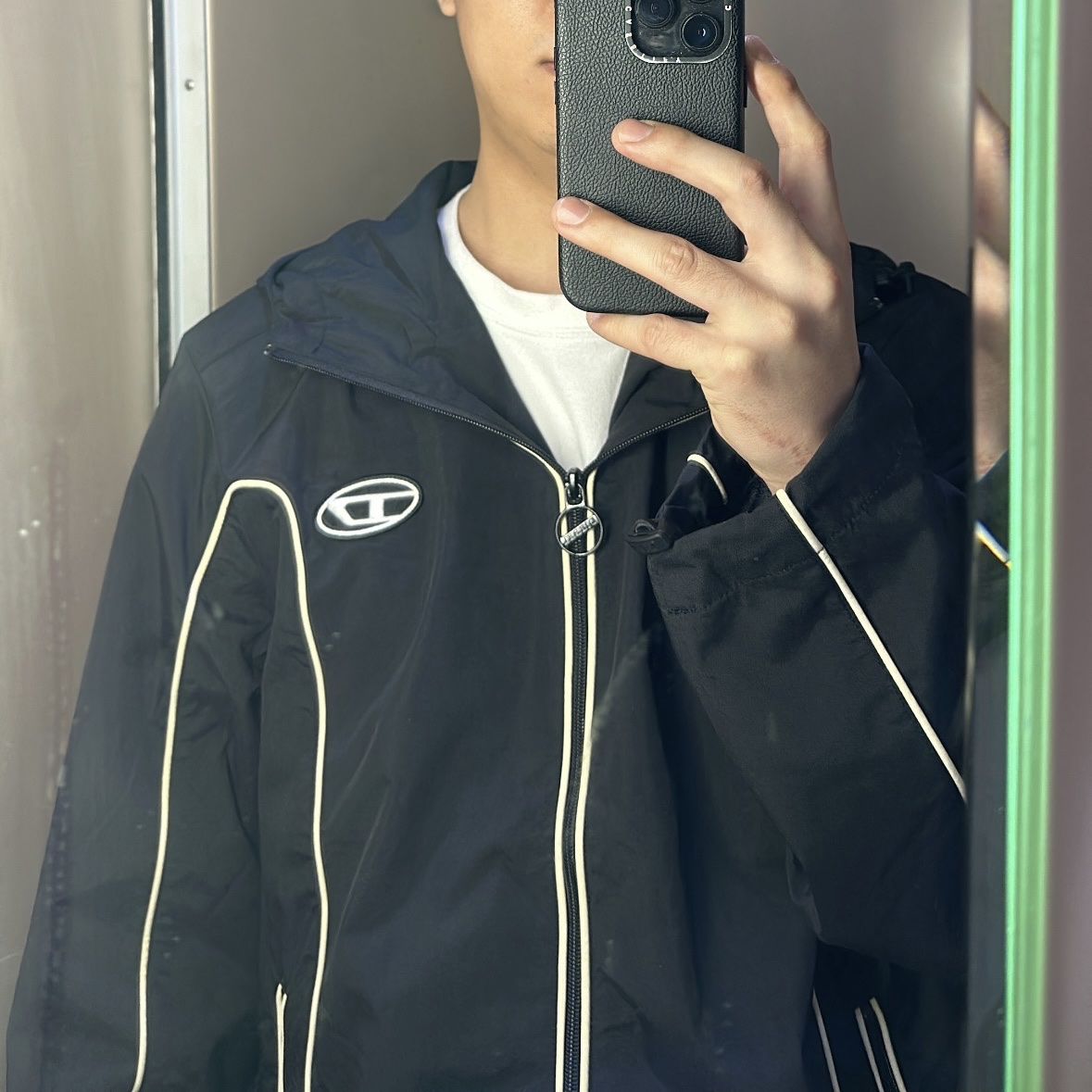 Diesel J-Hives Windbreaker with Contrast Piping Black 착용 스타일