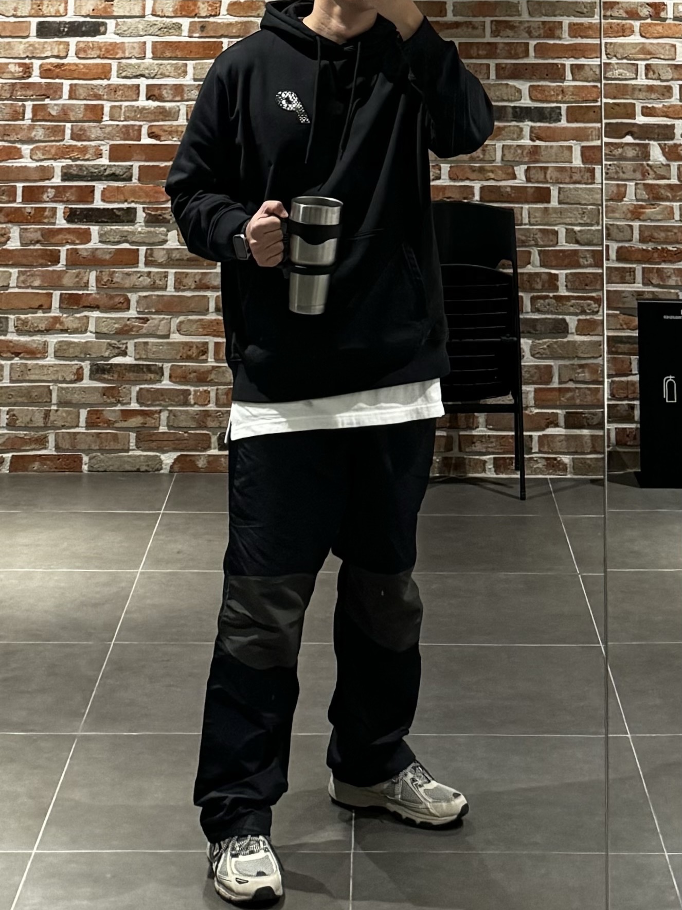 Palace P-3 Snake Applique Hood Black - 23SS, Asics Gel-1130 Birch Dark Taupe - Korea Exclusive 착용 스타일