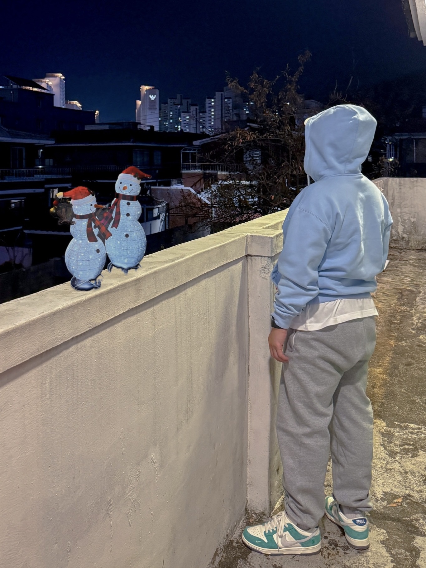 Nike x Kasina Dunk Low Road Sign - Kasina Exclusive, Nike NRG Solo Swoosh Fleece Hoodie Celestine Blue - US/EU 착용 스타일