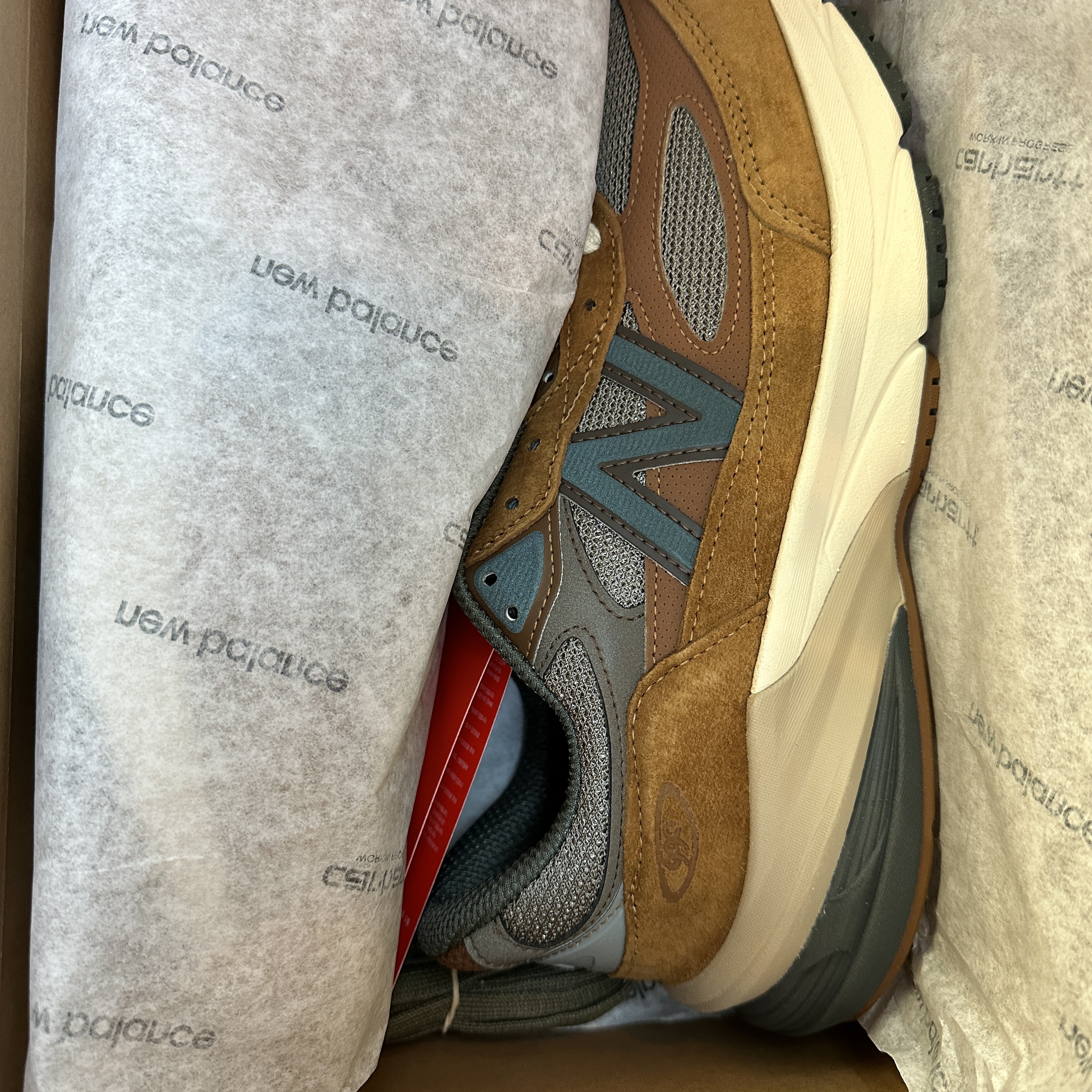 New Balance x Carhartt WIP 990v6 Made in USA Hamilton Brown Military Green 착용 스타일