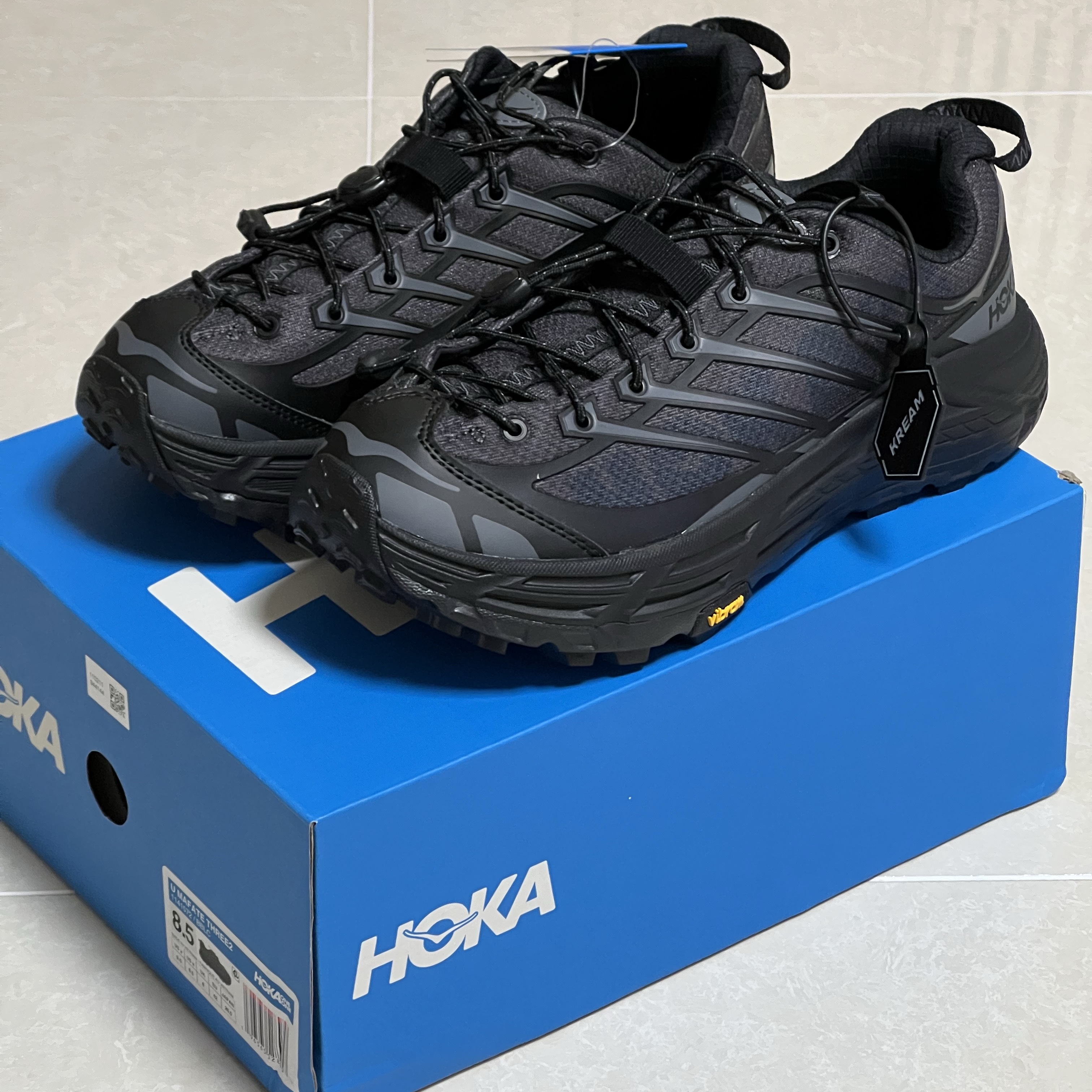 Hoka Mafate Three 2 Black 착용 스타일