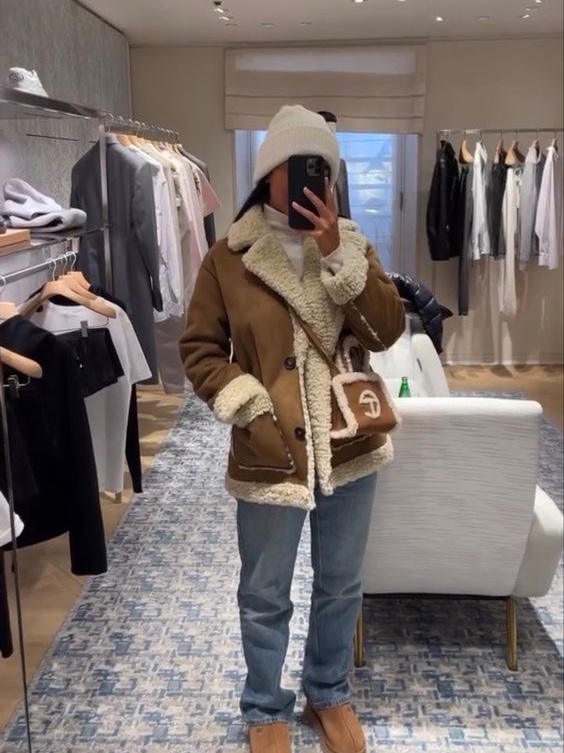 Telfar x UGG Small Shopping Bag Chestnut, Telfar x UGG Small Shopping Bag Pink 착용 스타일 - 3