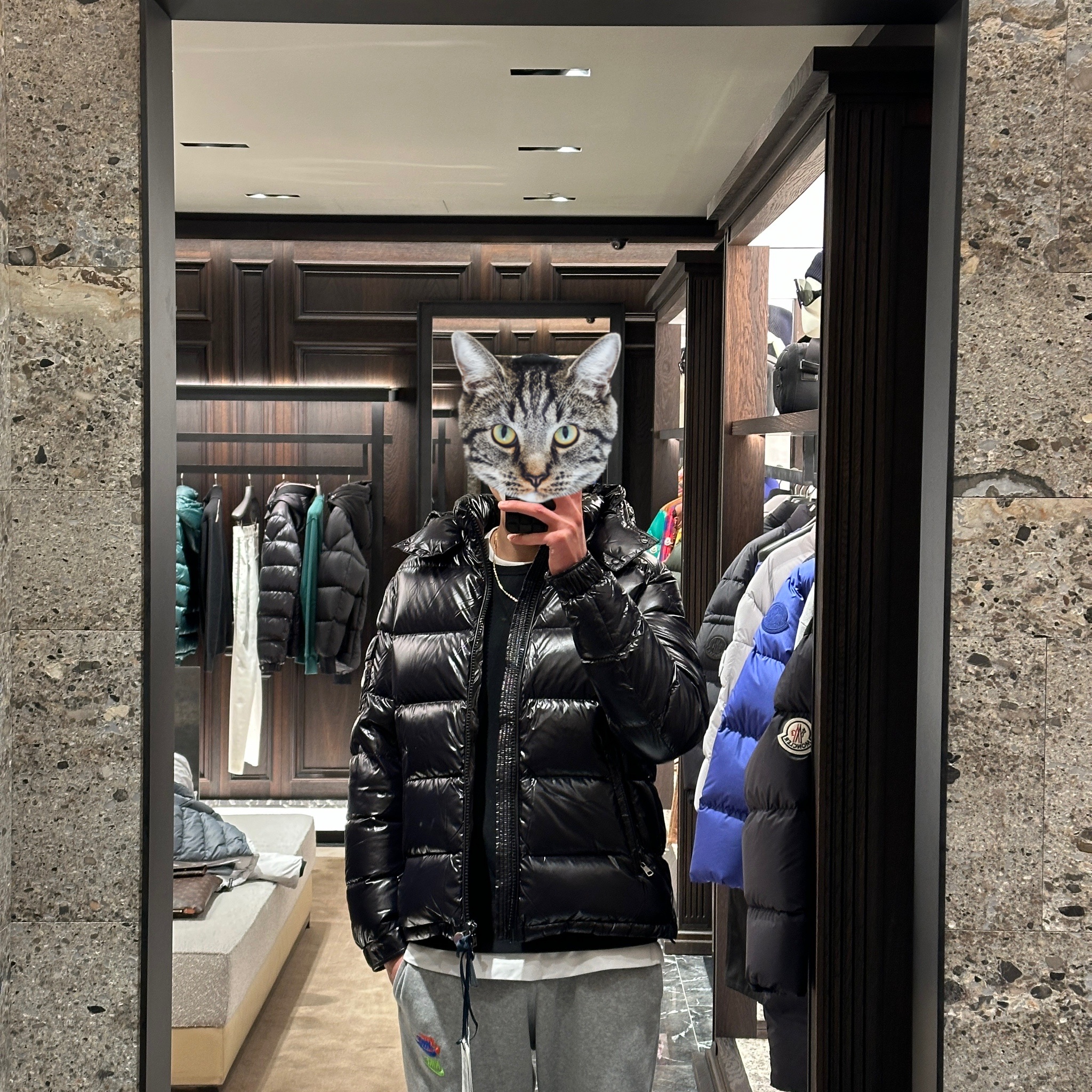 Moncler Maya Short Down Jacket Black - 23FW, Balenciaga 3XL Sneakers Black White 착용 스타일 - 1