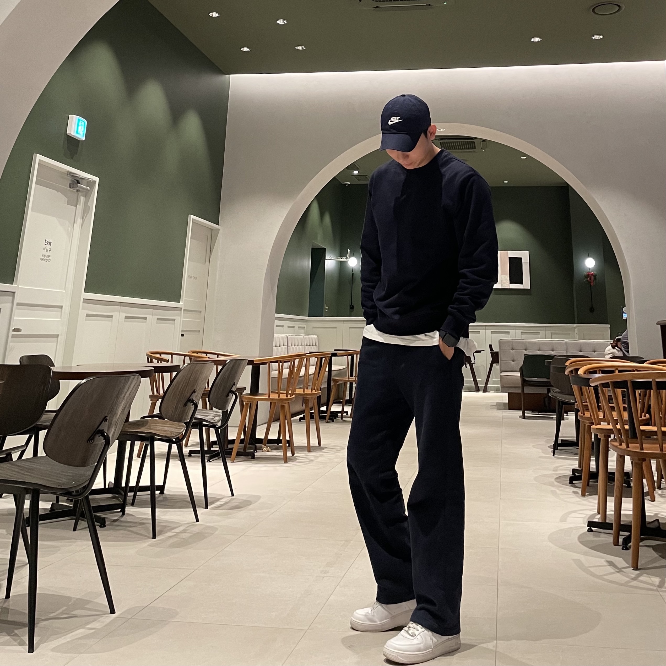 Nike Air Force 1 '07 Low White, Nike Heritage 86 Futura Washed Cap Navy 착용 스타일