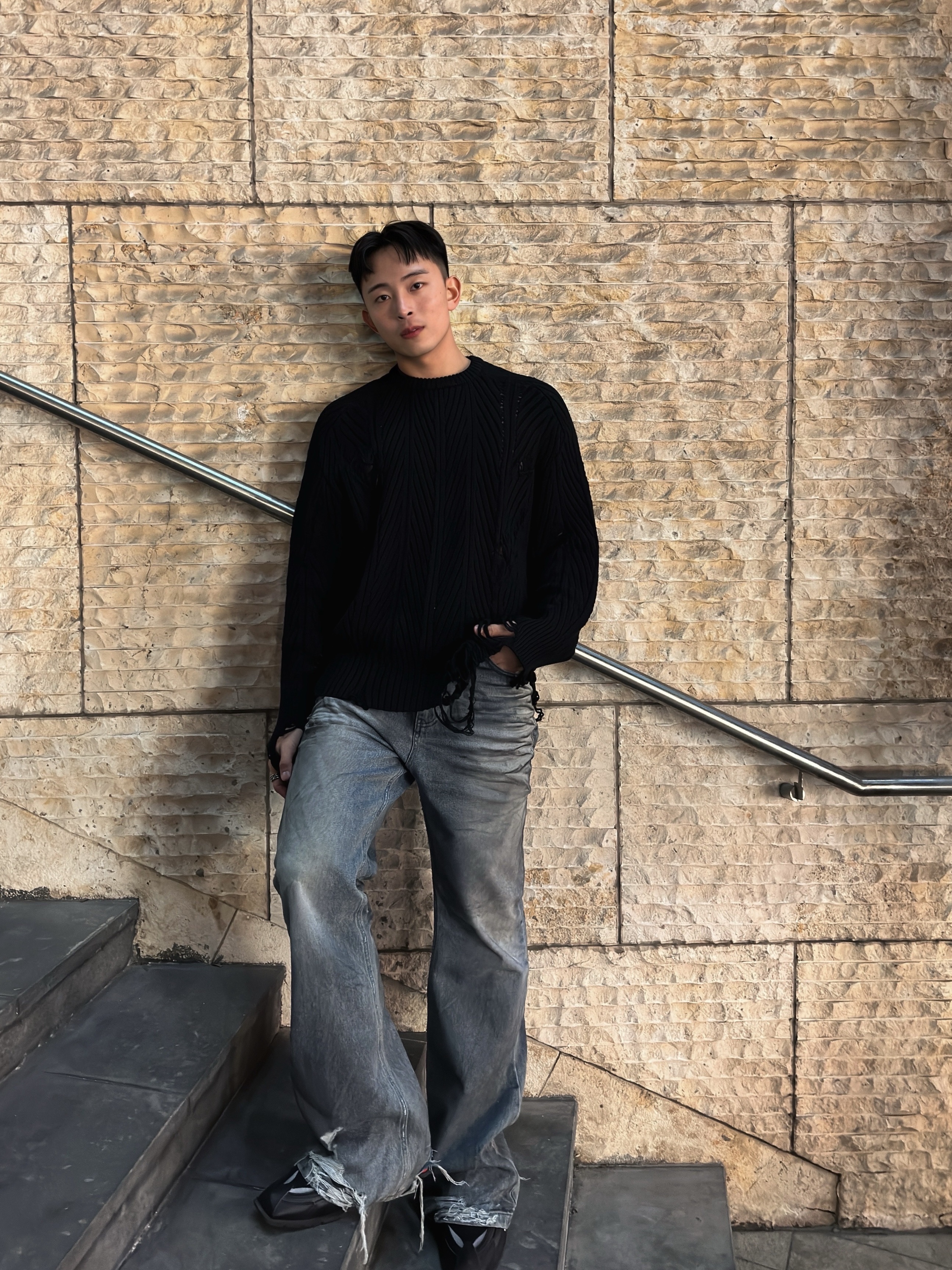 Project G/R Flare Jeans Blue, Nike x Martine Rose Shox MR4 Black 착용 스타일 - 2