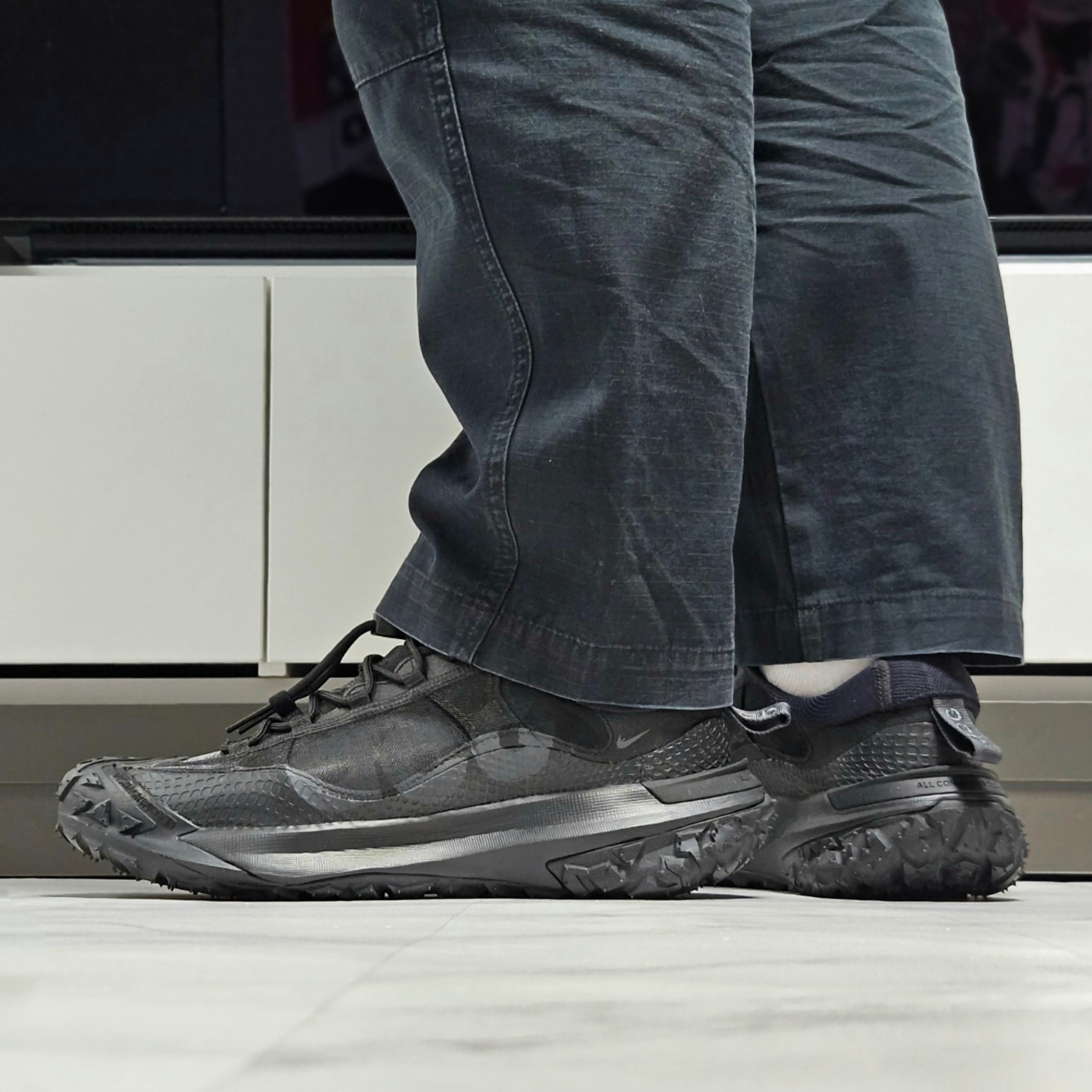 Nike ACG Mountain Fly 2 Low Black 착용 스타일 - 3