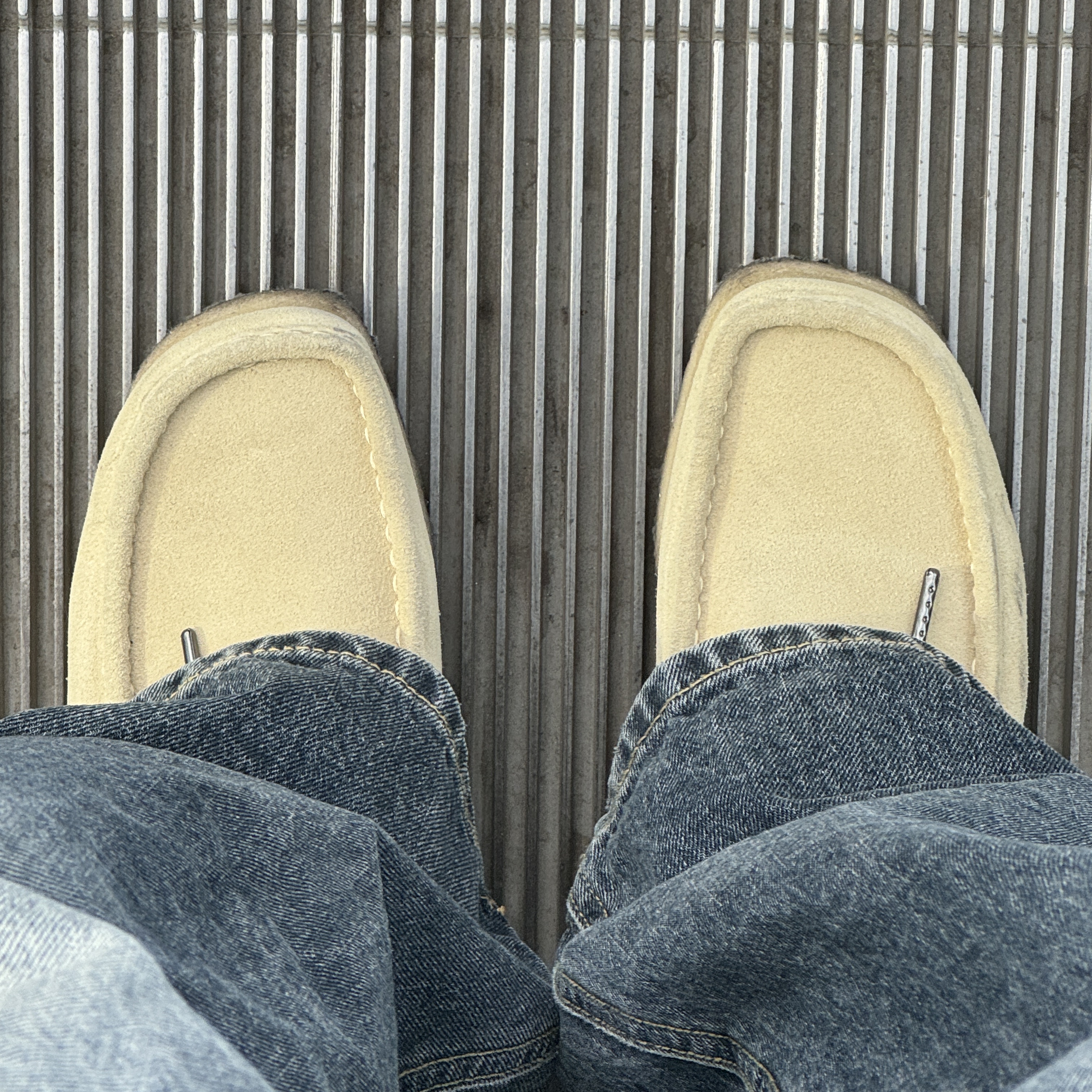 Clarks Wallabee Maple Suede 착용 스타일