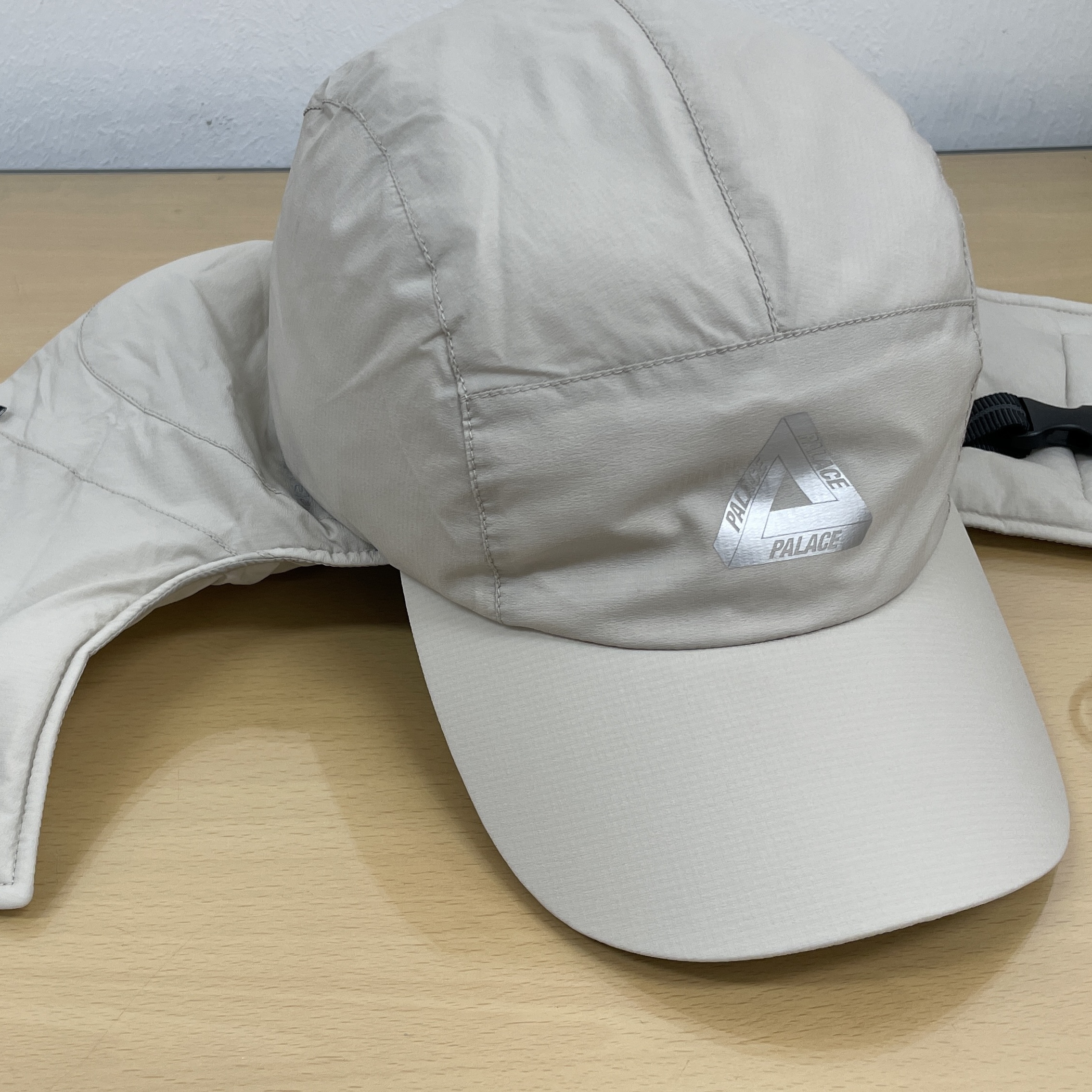 Palace Pertex Mask Cap Stone Arctica - 23FW 착용 스타일