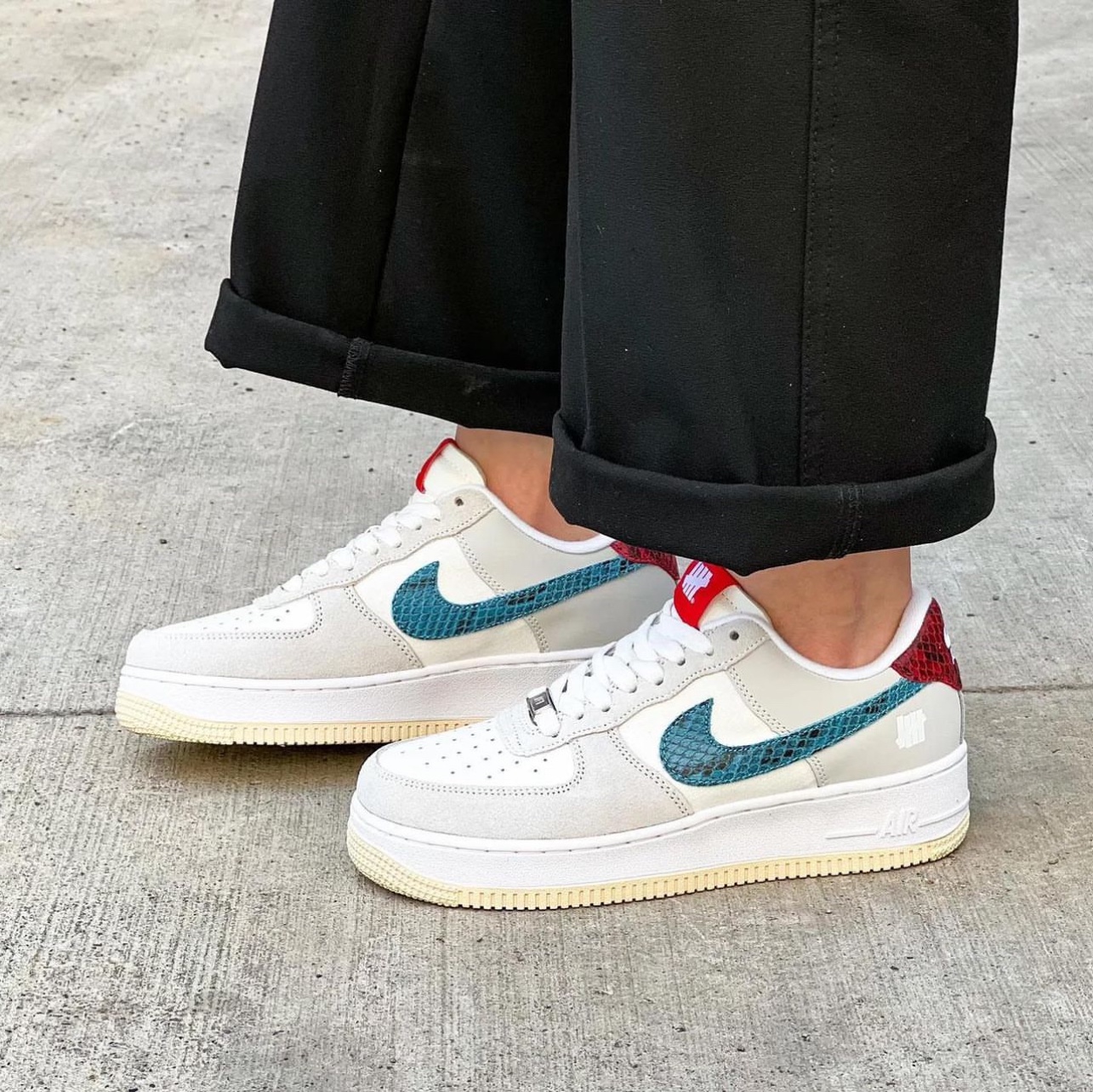 Nike x Undefeated Air Force 1 Low SP 5 On It 착용 스타일 - 6
