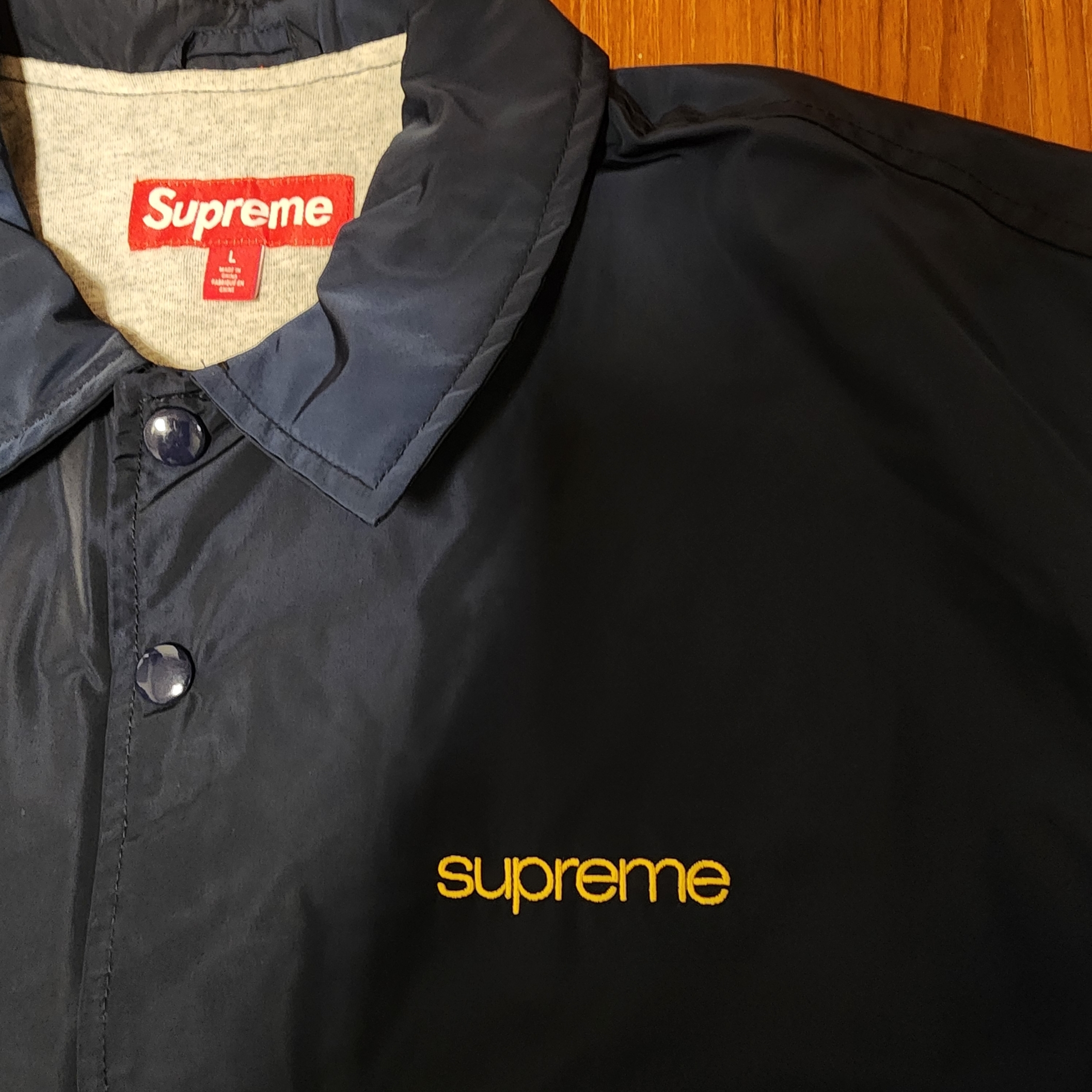 Supreme NYC Coaches Jacket Navy - 23FW 착용 스타일 - 3