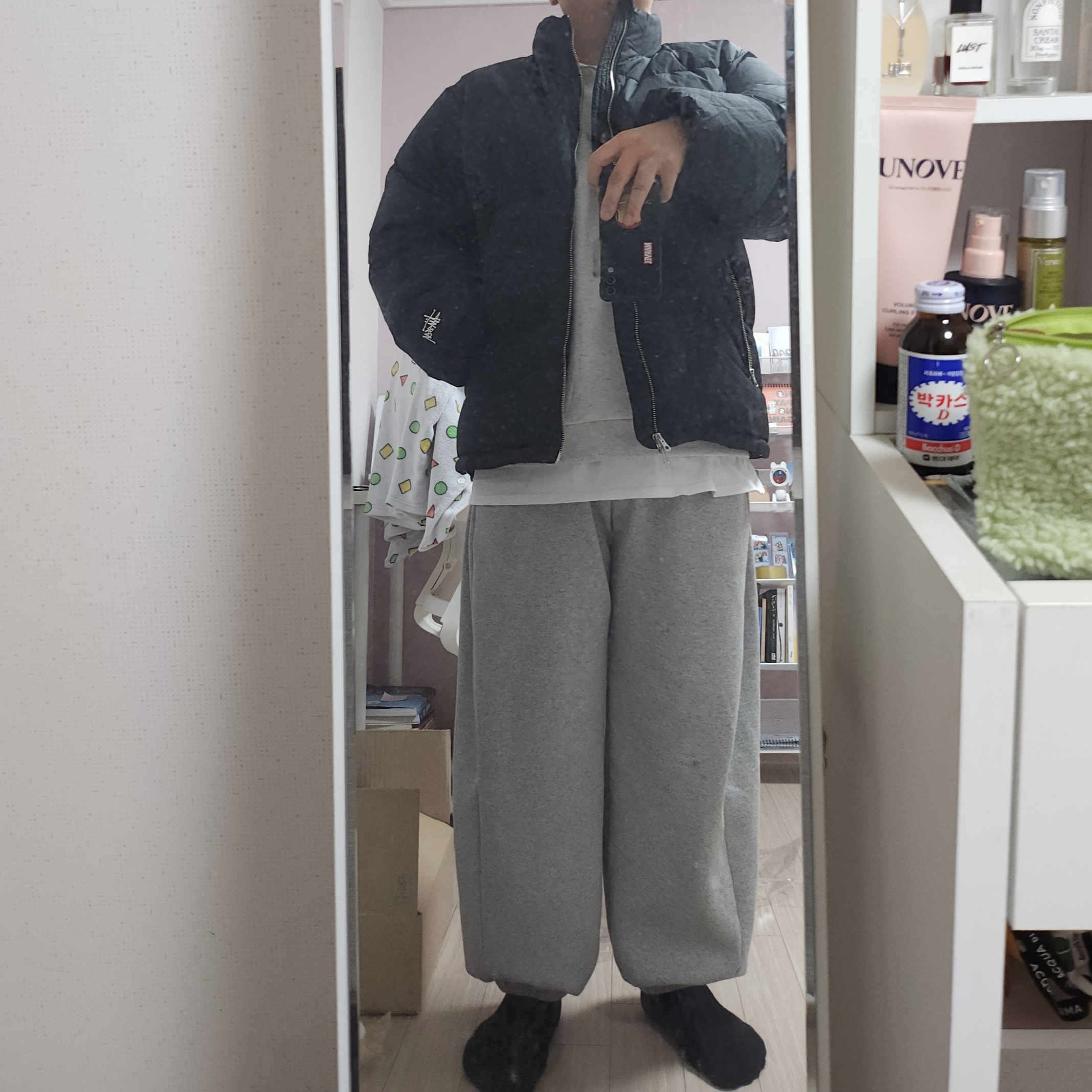Stussy Down Puffer Nylon Black 착용 스타일