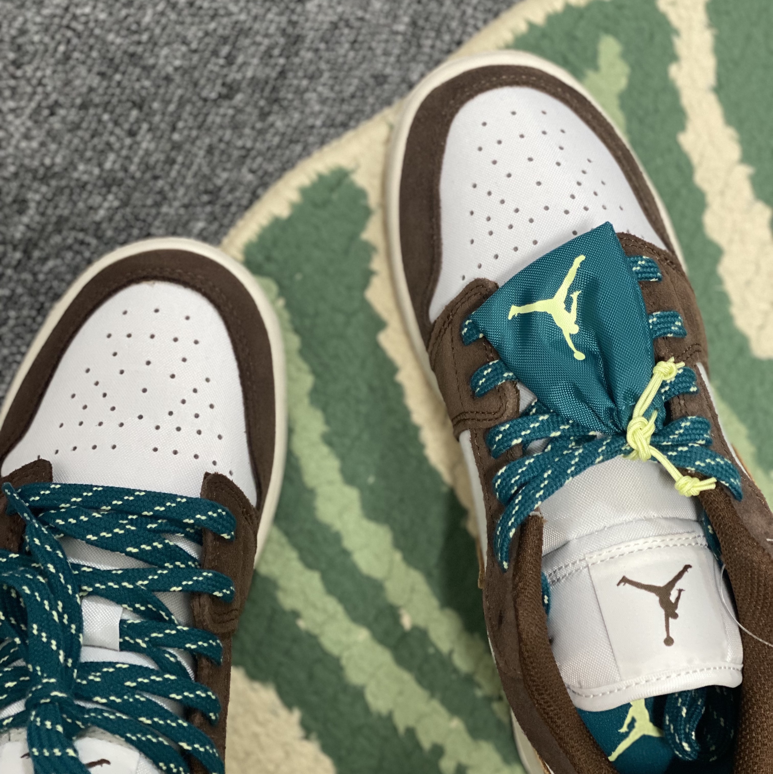 (GS) Jordan 1 Low SE Cacao Wow 착용 스타일 - 2