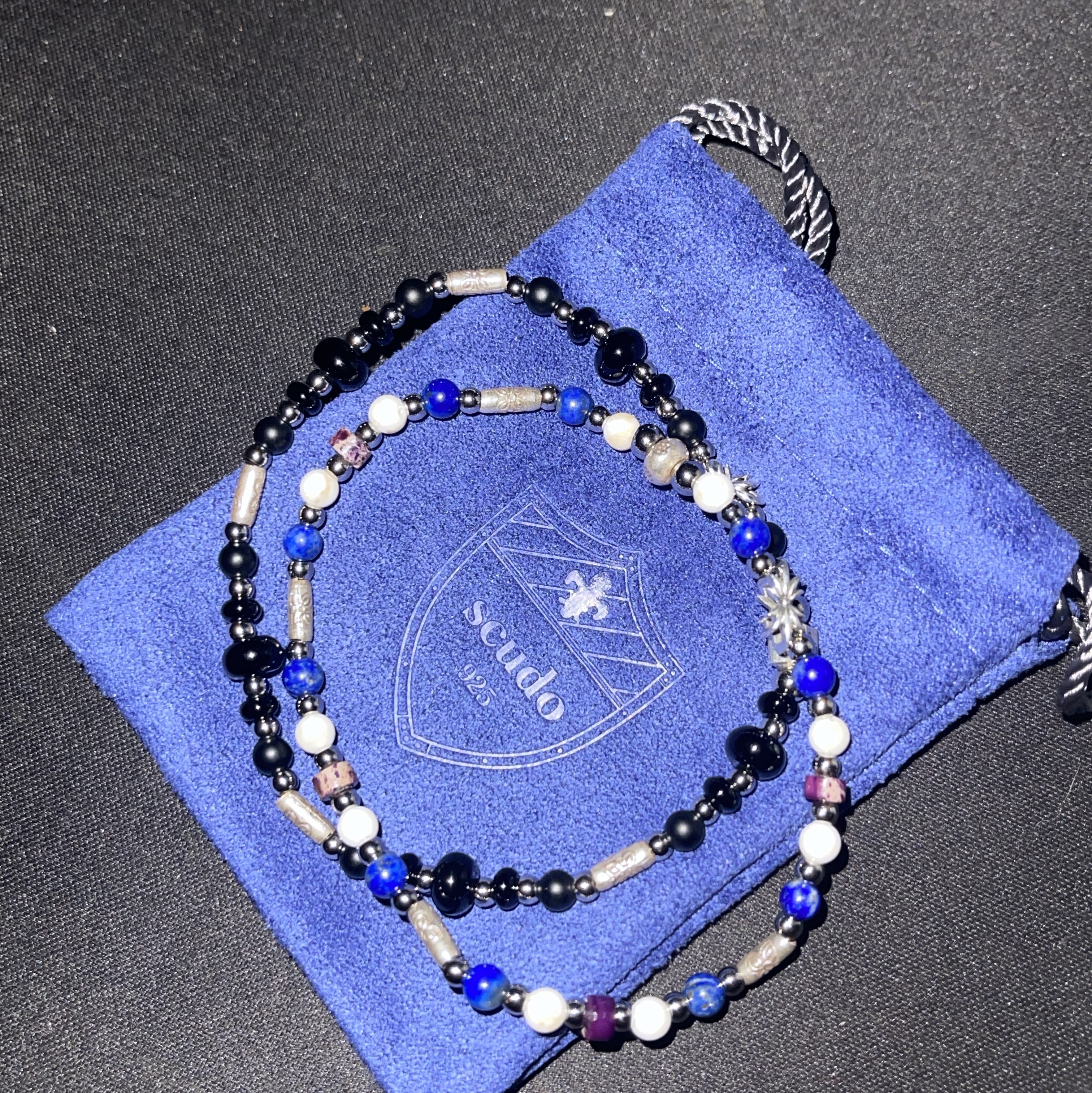 Scudo Garden Karen Beads Bracelet Black, Scudo Garden Violet Karen Beads Bracelet 착용 스타일