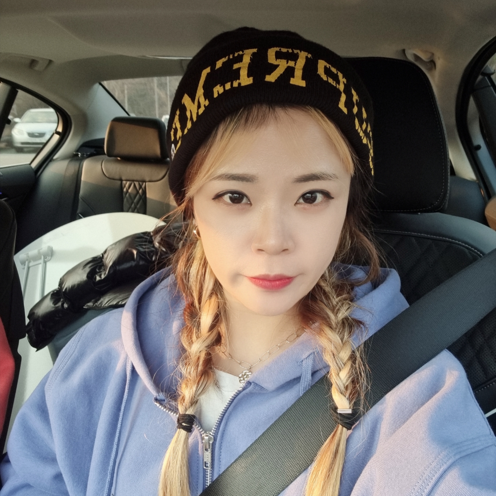 Supreme New Era Varsity Beanie Black - 23FW, Stussy Basic Stussy Zip Hoodie Black 2023 착용 스타일