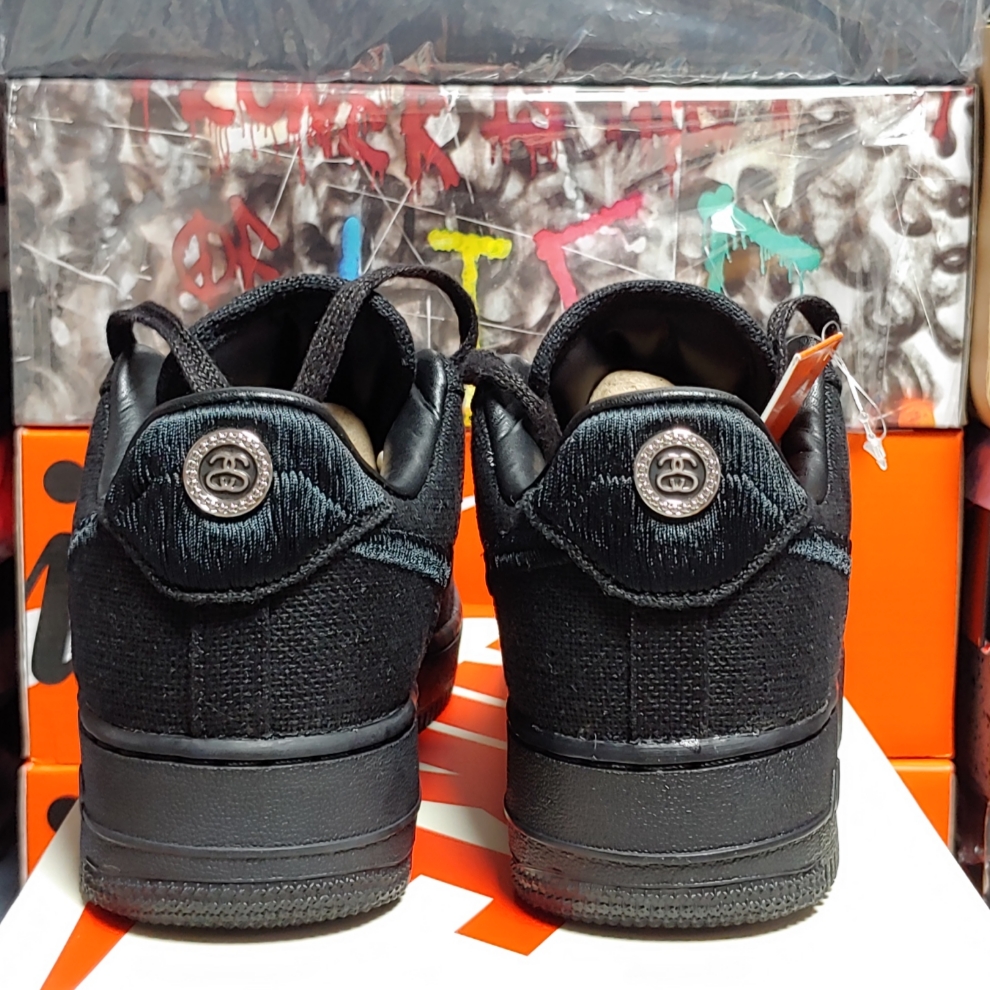 Nike x Stussy Air Force 1 Low Triple Black 착용 스타일 - 4