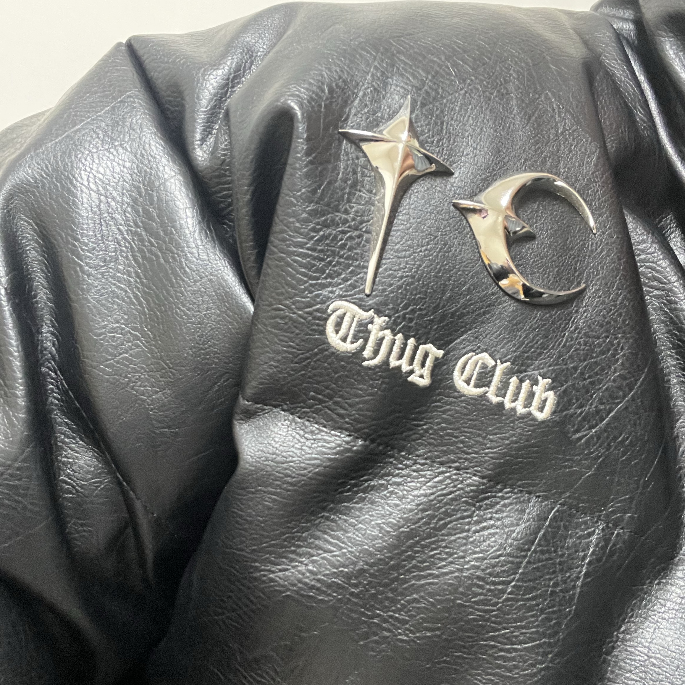 Thug Club Leather Puffer Jacket Black (Polyester) 착용 스타일